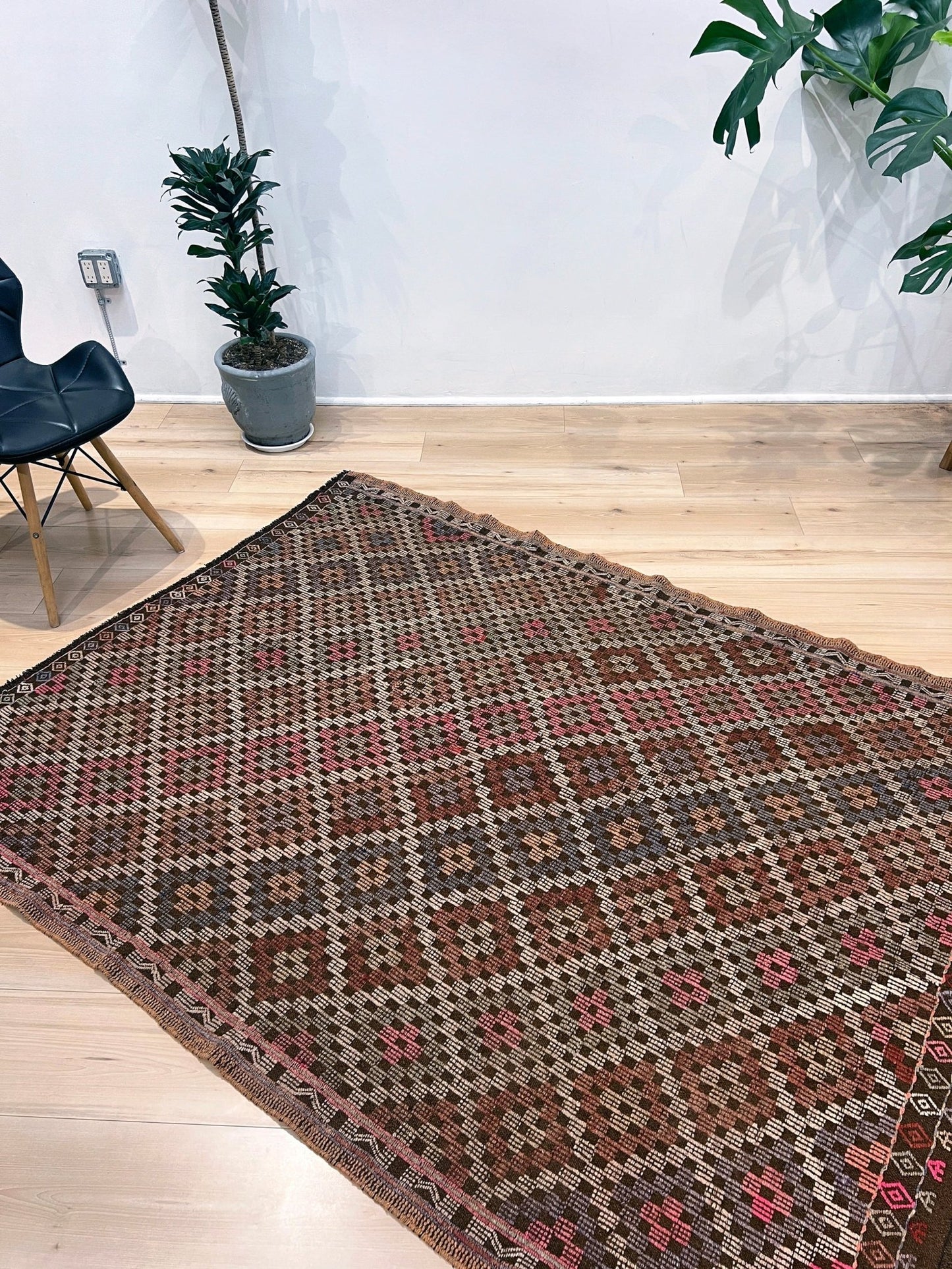 Malatya cicim turkish kilim rug shop. Handmade rug store san francisco bay area. Buy wool rug online shopping.