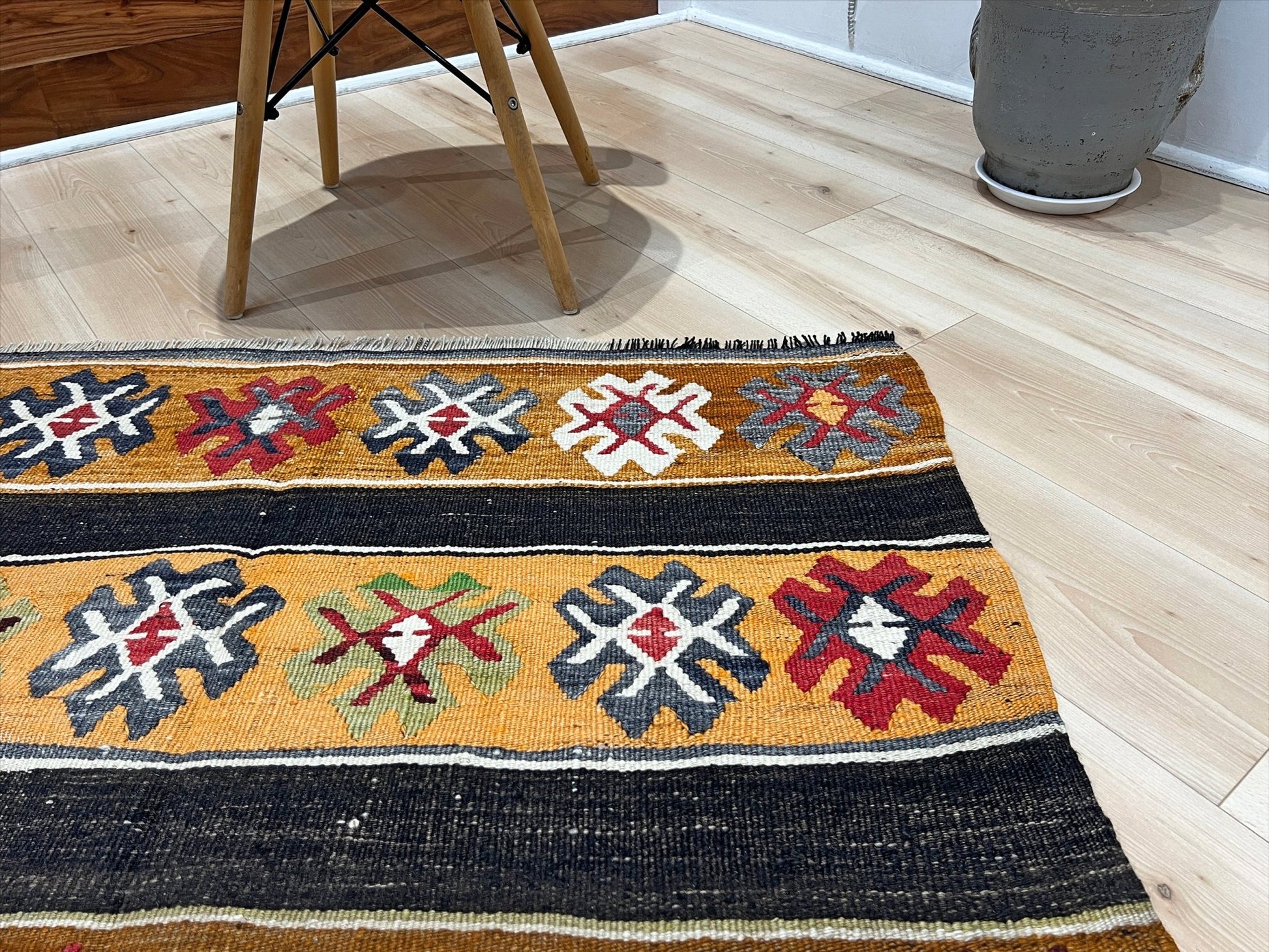 Denizli floral turkish kilim rug shop. Oriental rug shop san francisco. Buy flatweave kilim rug online. 