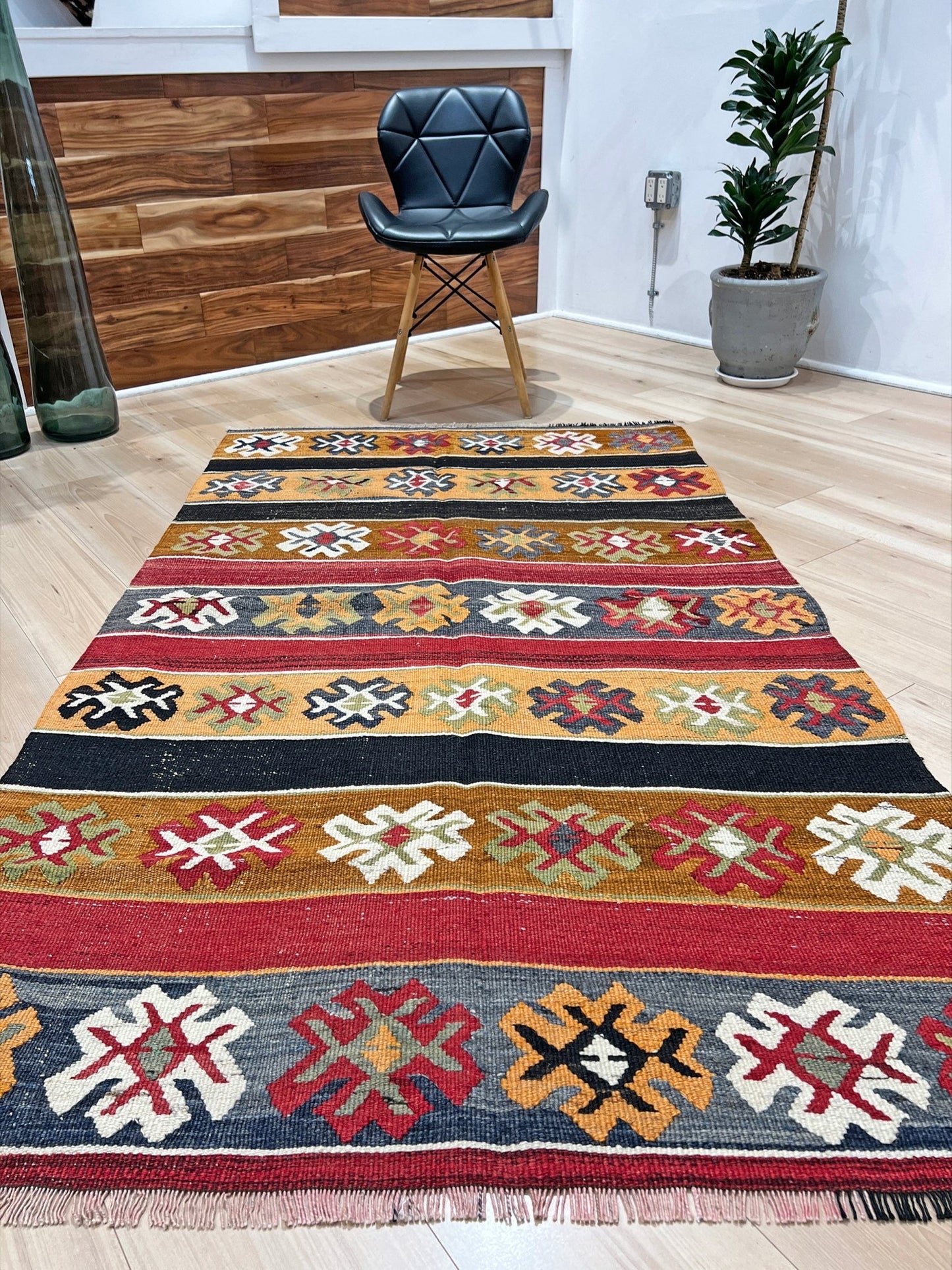 Denizli floral turkish kilim rug shop. Oriental rug shop san francisco. Buy flatweave kilim rug online. 