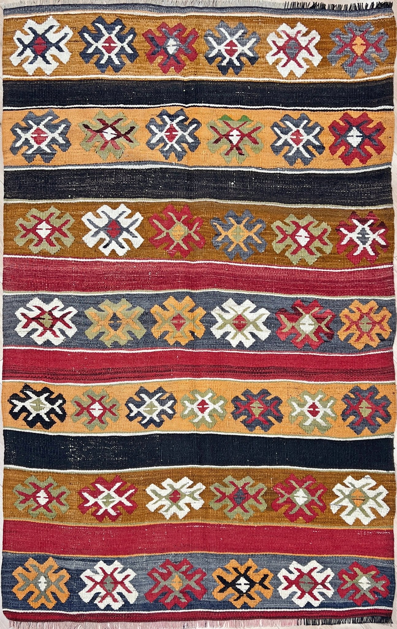 Denizli floral turkish kilim rug shop. Oriental rug shop san francisco. Buy flatweave kilim rug online. 