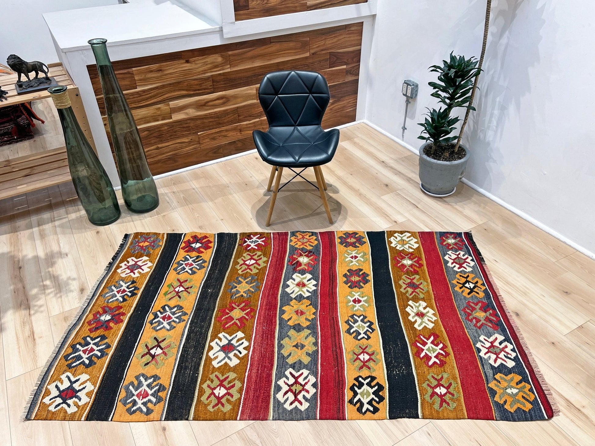 Denizli floral turkish kilim rug shop. Oriental rug shop san francisco. Buy flatweave kilim rug online. 