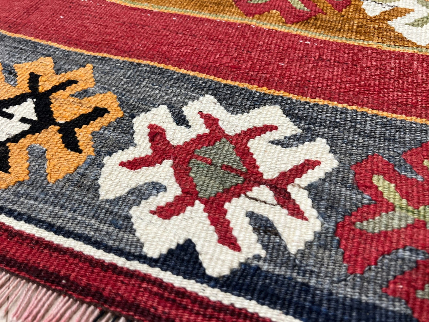 Denizli floral turkish kilim rug shop. Oriental rug shop san francisco. Buy flatweave kilim rug online. 