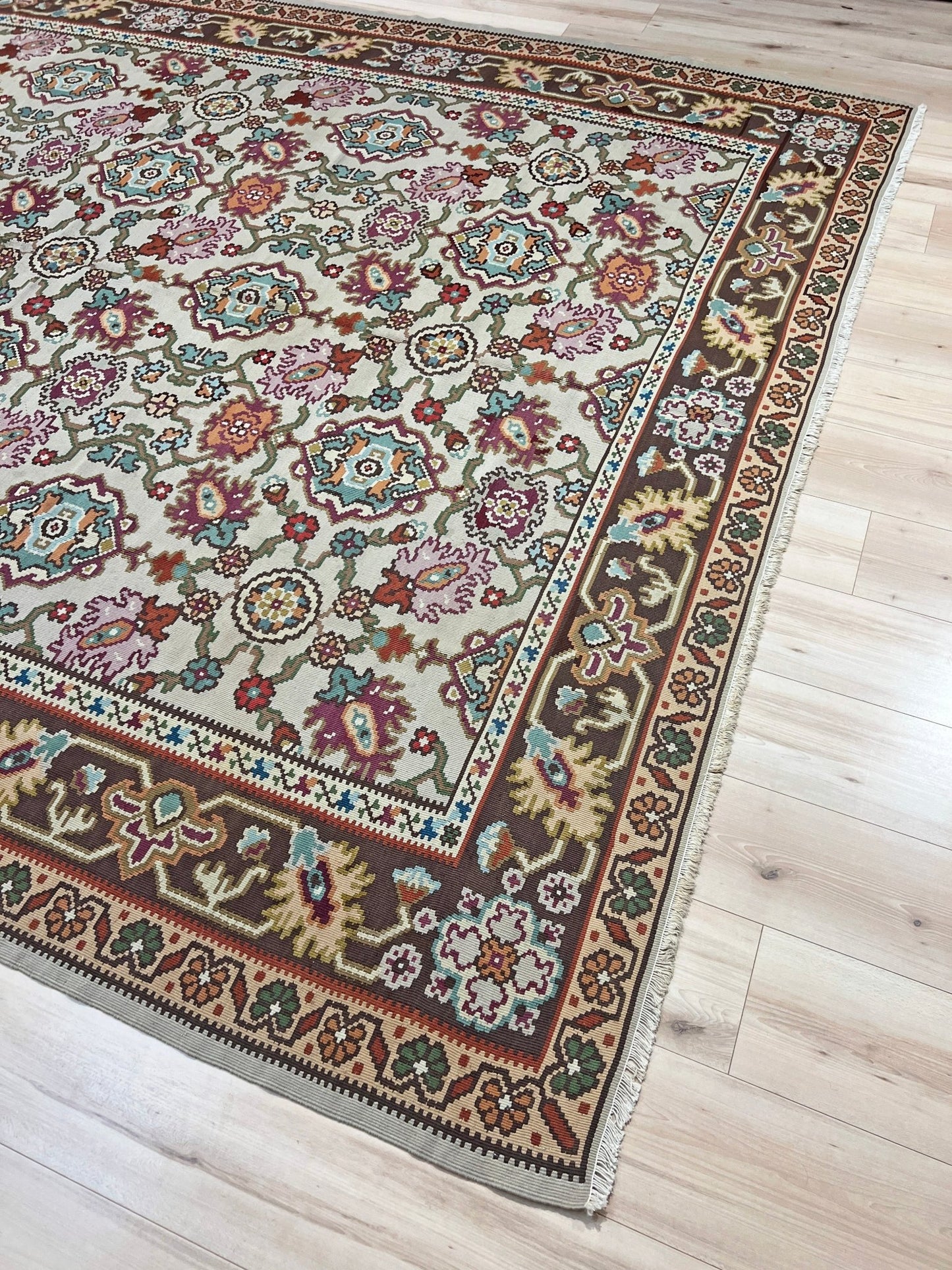 Antique Floral Balkan Turkish kilim rug. Oriental rugs shop san Francisco bay area. Buy Kilim rug online flatweave Canada USA