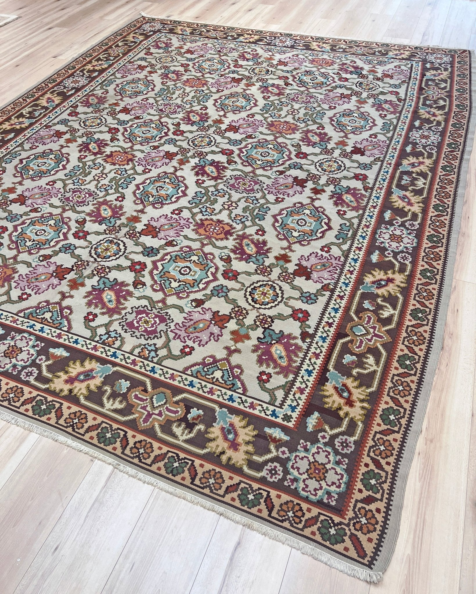 Antique Floral Balkan Turkish kilim rug. Oriental rugs shop san Francisco bay area. Buy Kilim rug online flatweave Canada USA