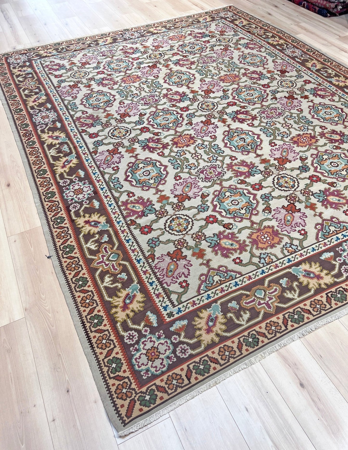 Antique Floral Balkan Turkish kilim rug. Oriental rugs shop san Francisco bay area. Buy Kilim rug online flatweave Canada USA