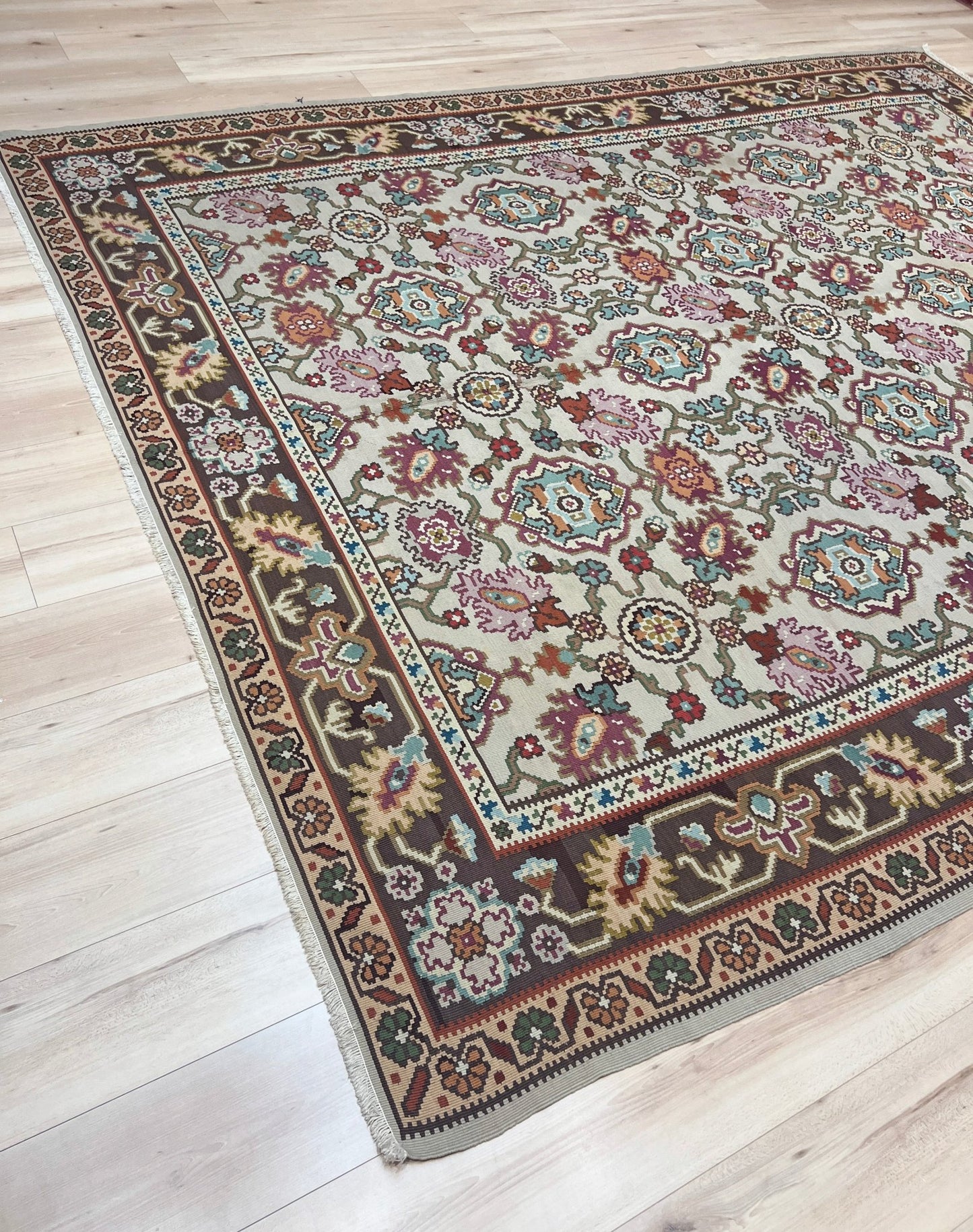 Antique Floral Balkan Turkish kilim rug. Oriental rugs shop san Francisco bay area. Buy Kilim rug online flatweave Canada USA