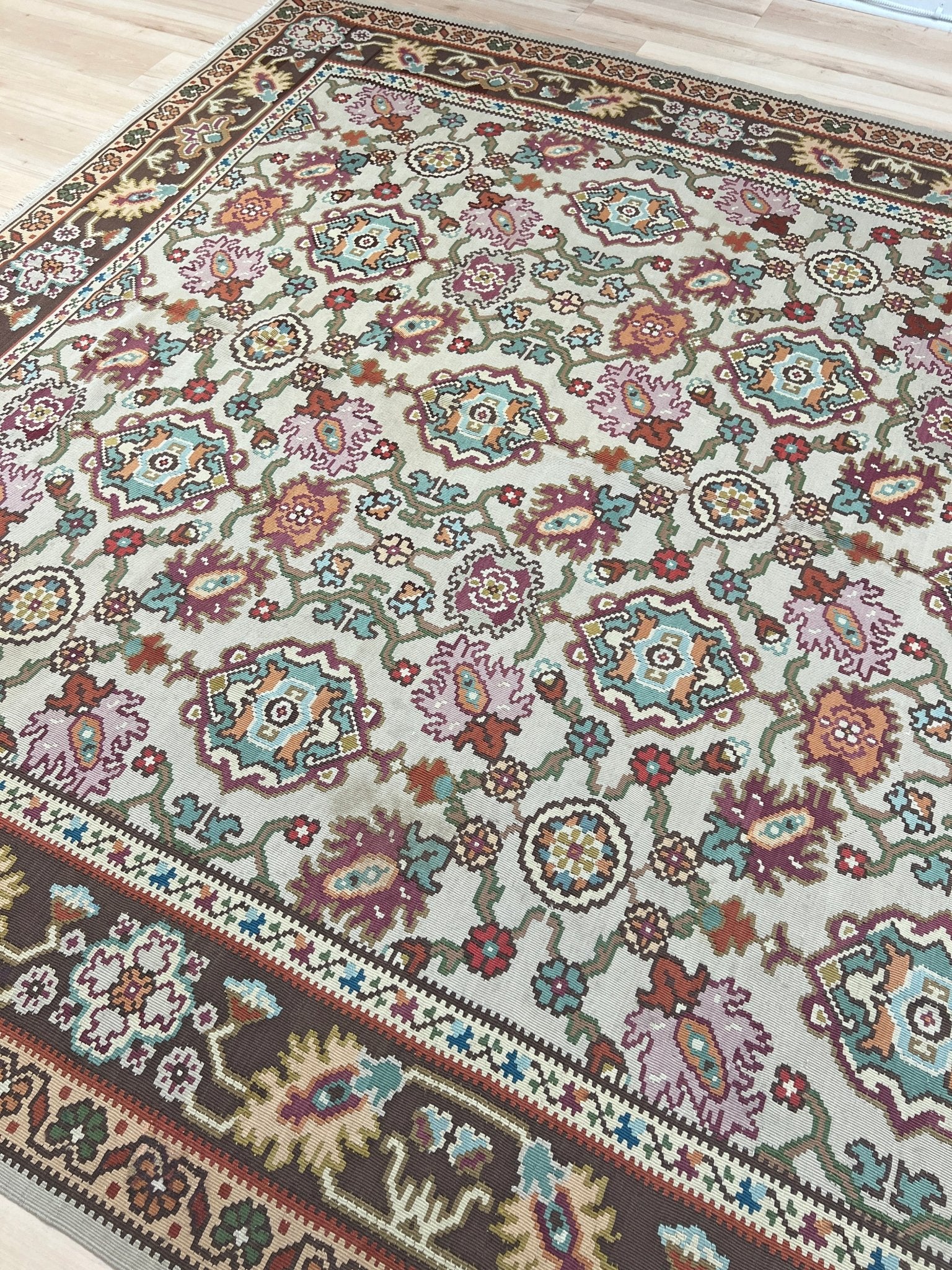 Antique Floral Balkan Turkish kilim rug. Oriental rugs shop san Francisco bay area. Buy Kilim rug online flatweave Canada USA