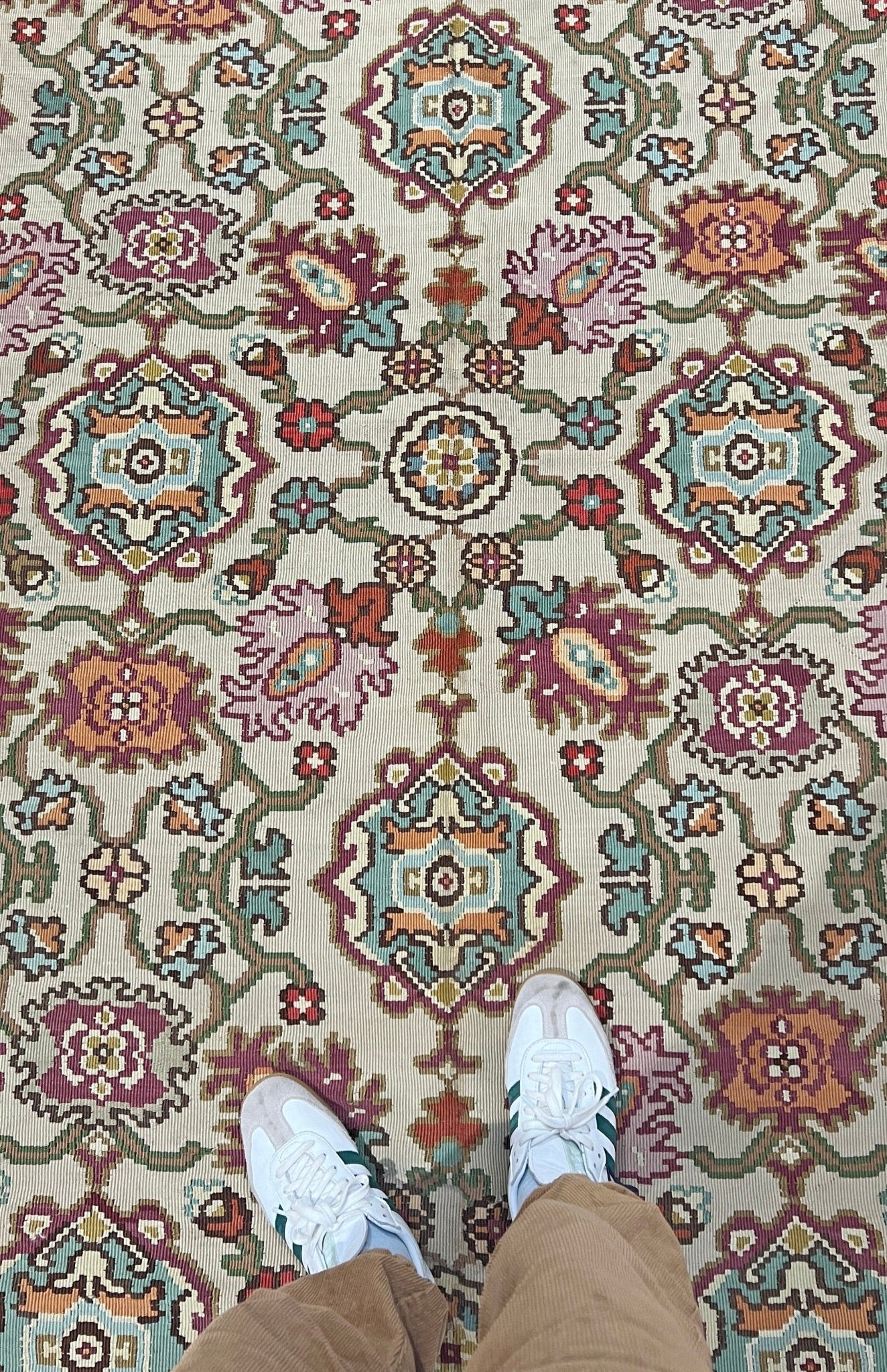 Antique Floral Balkan Turkish kilim rug. Oriental rugs shop san Francisco bay area. Buy Kilim rug online flatweave Canada USA