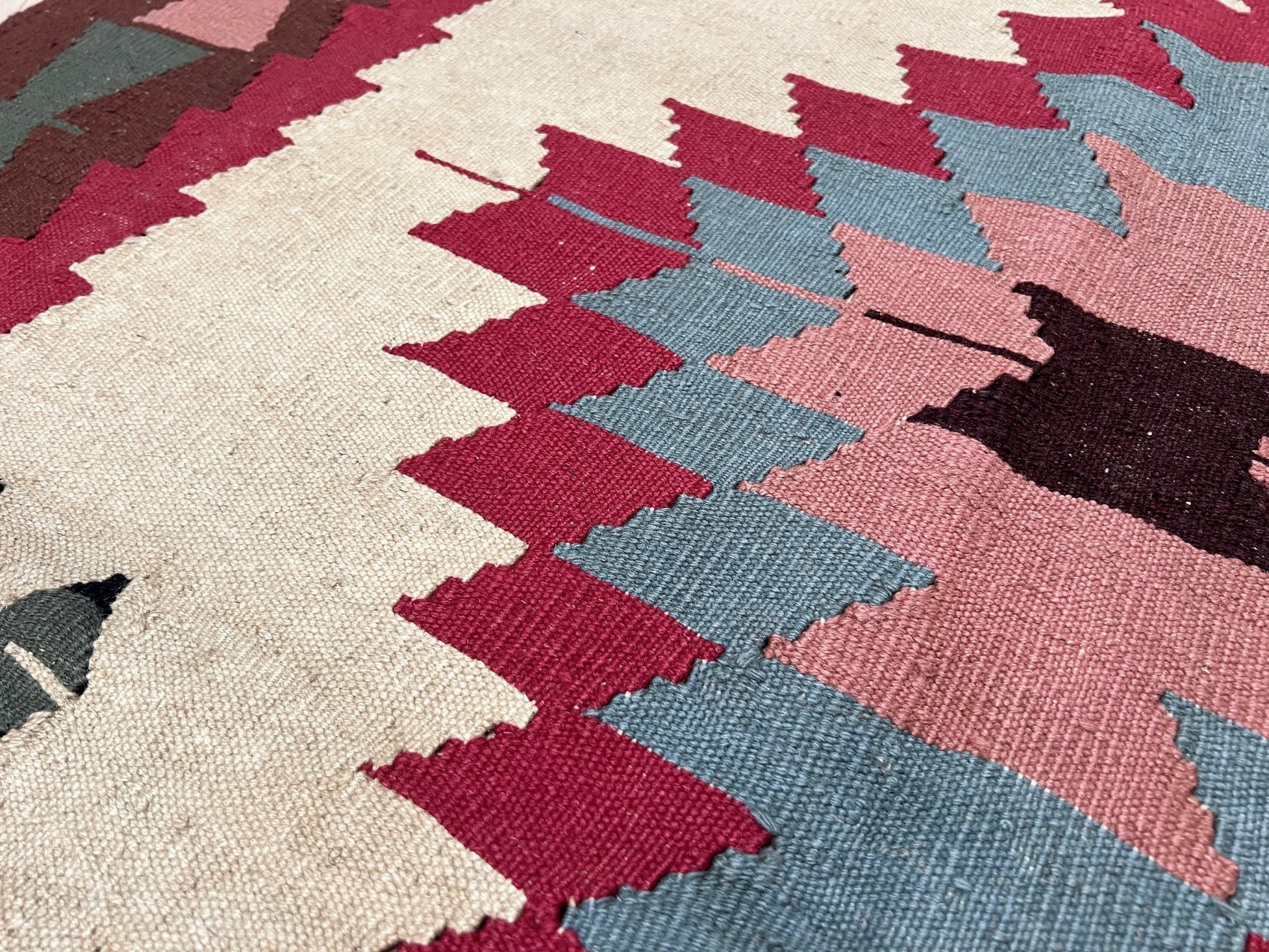 Navajo style flatweave Turkish Kilim rug shop san francisco bay  area. Handmade small wool carpet. Buy handmade rugs online