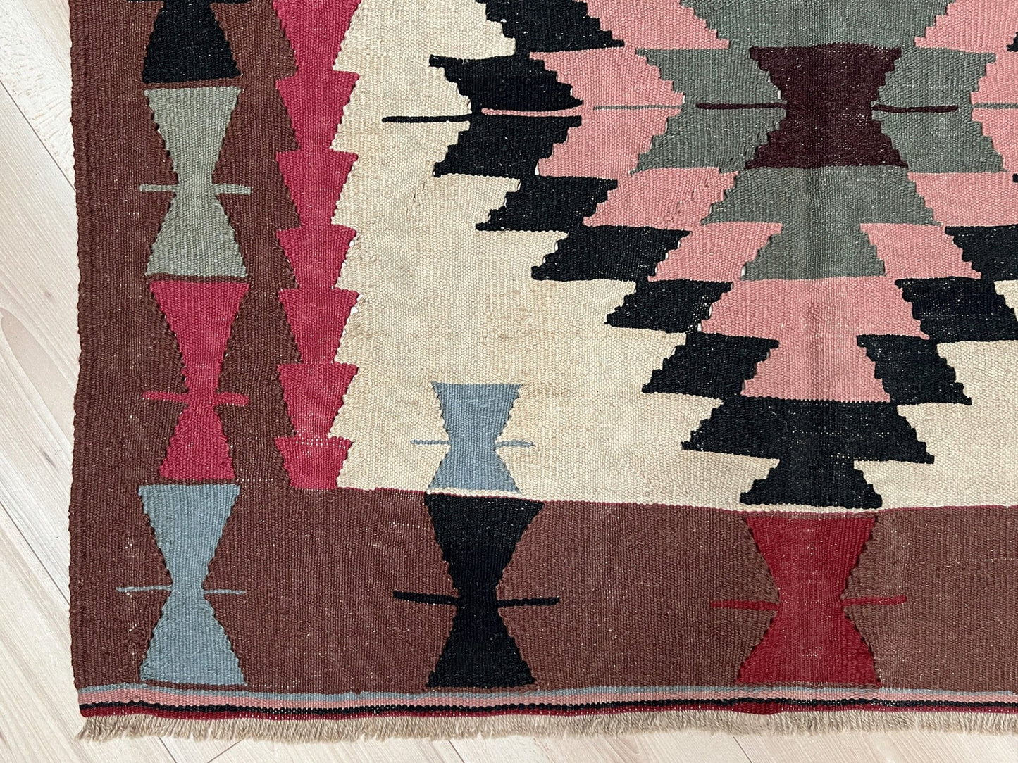 Navajo style flatweave Turkish Kilim rug shop san francisco bay  area. Handmade small wool carpet. Buy handmade rugs online