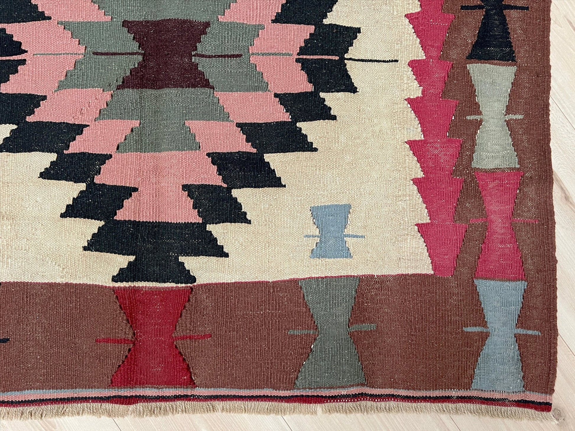 Navajo style flatweave Turkish Kilim rug shop san francisco bay  area. Handmade small wool carpet. Buy handmade rugs online