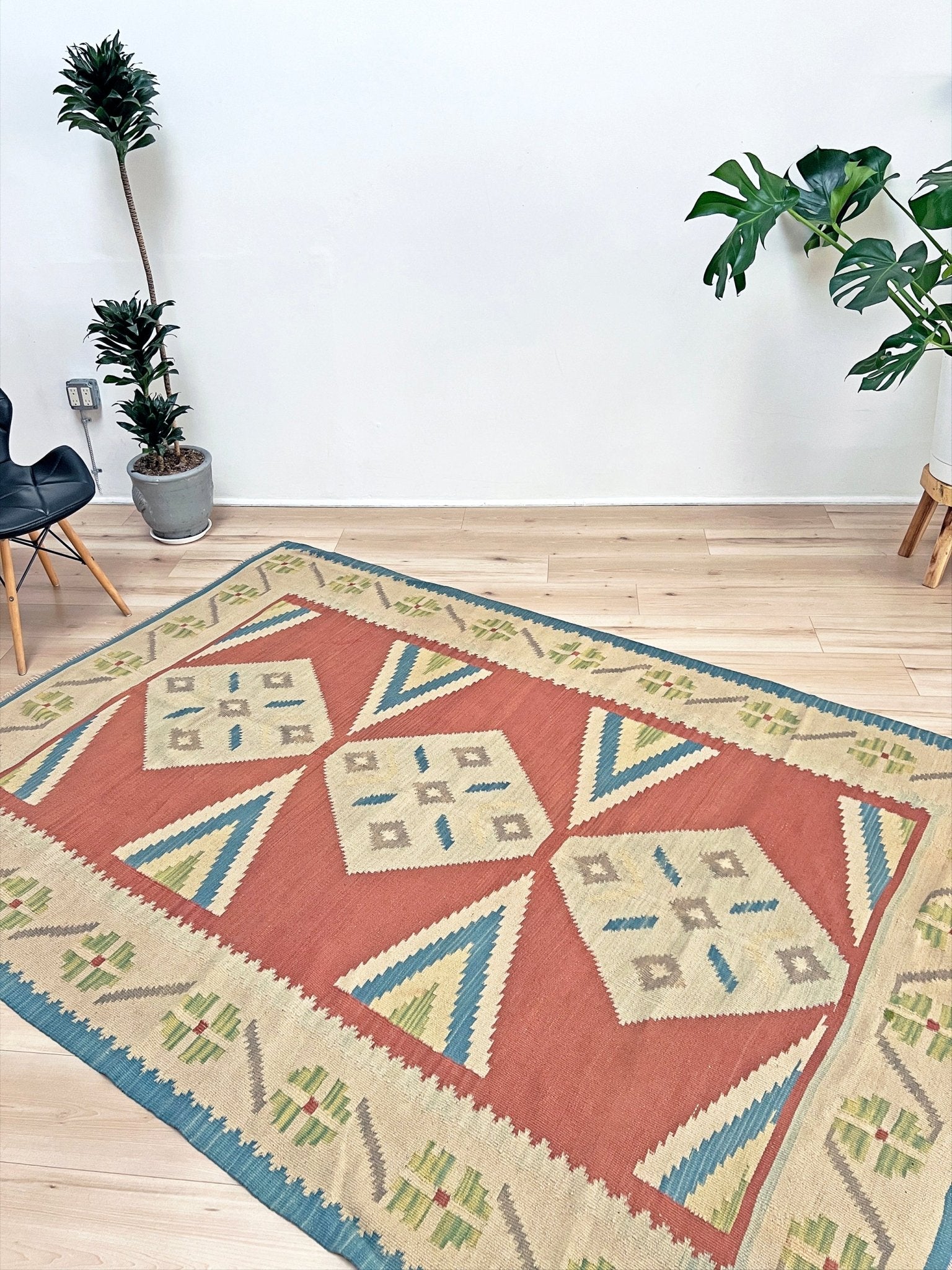 Turkish kilim rug shop san francisco bay area. Flatweave wool handmade rug for living room bedroom nursery kitchen dining. Buy turkish kilim online free shipping