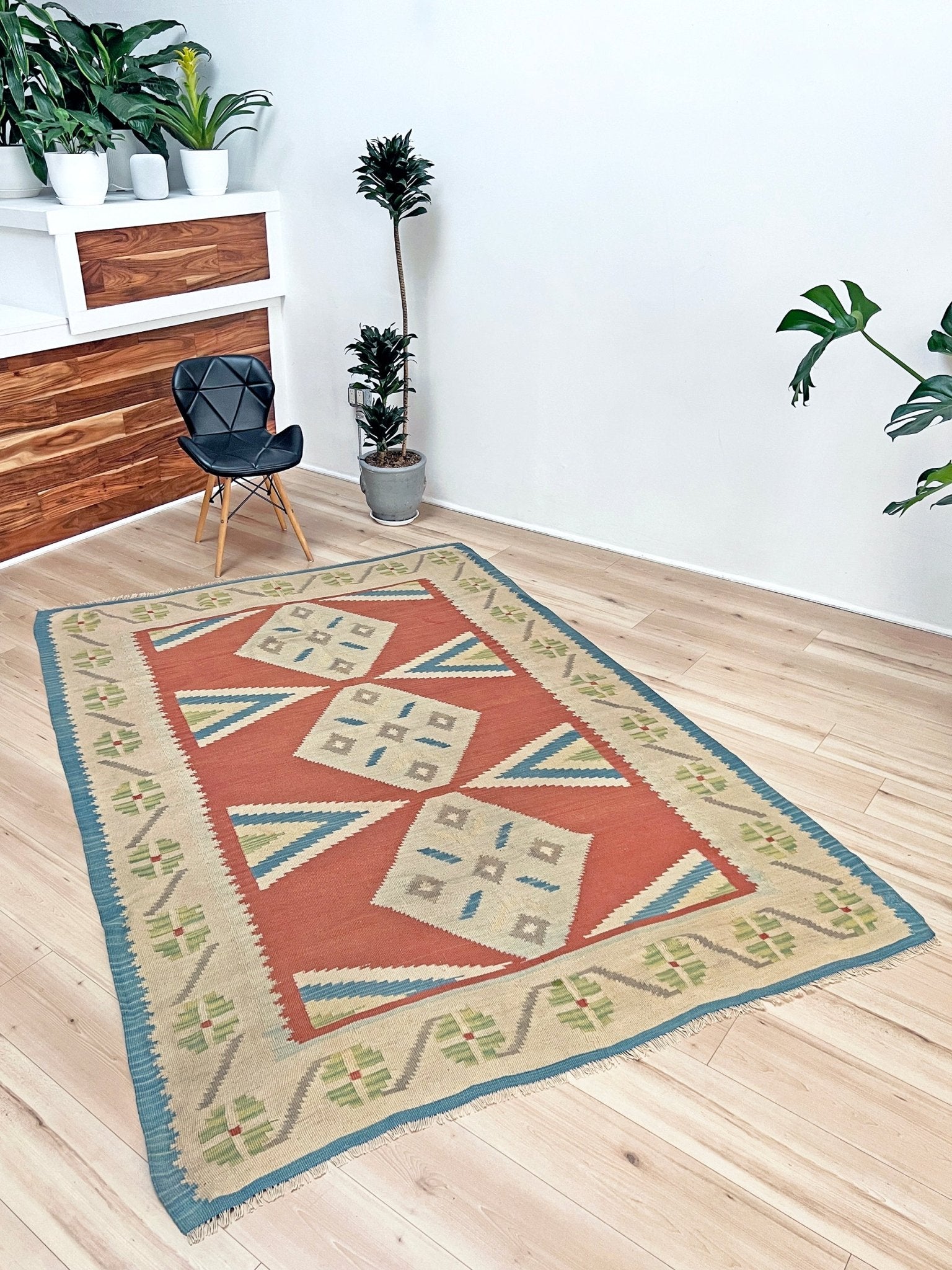 Turkish kilim rug shop san francisco bay area. Flatweave wool handmade rug for living room bedroom nursery kitchen dining. Buy turkish kilim online free shipping