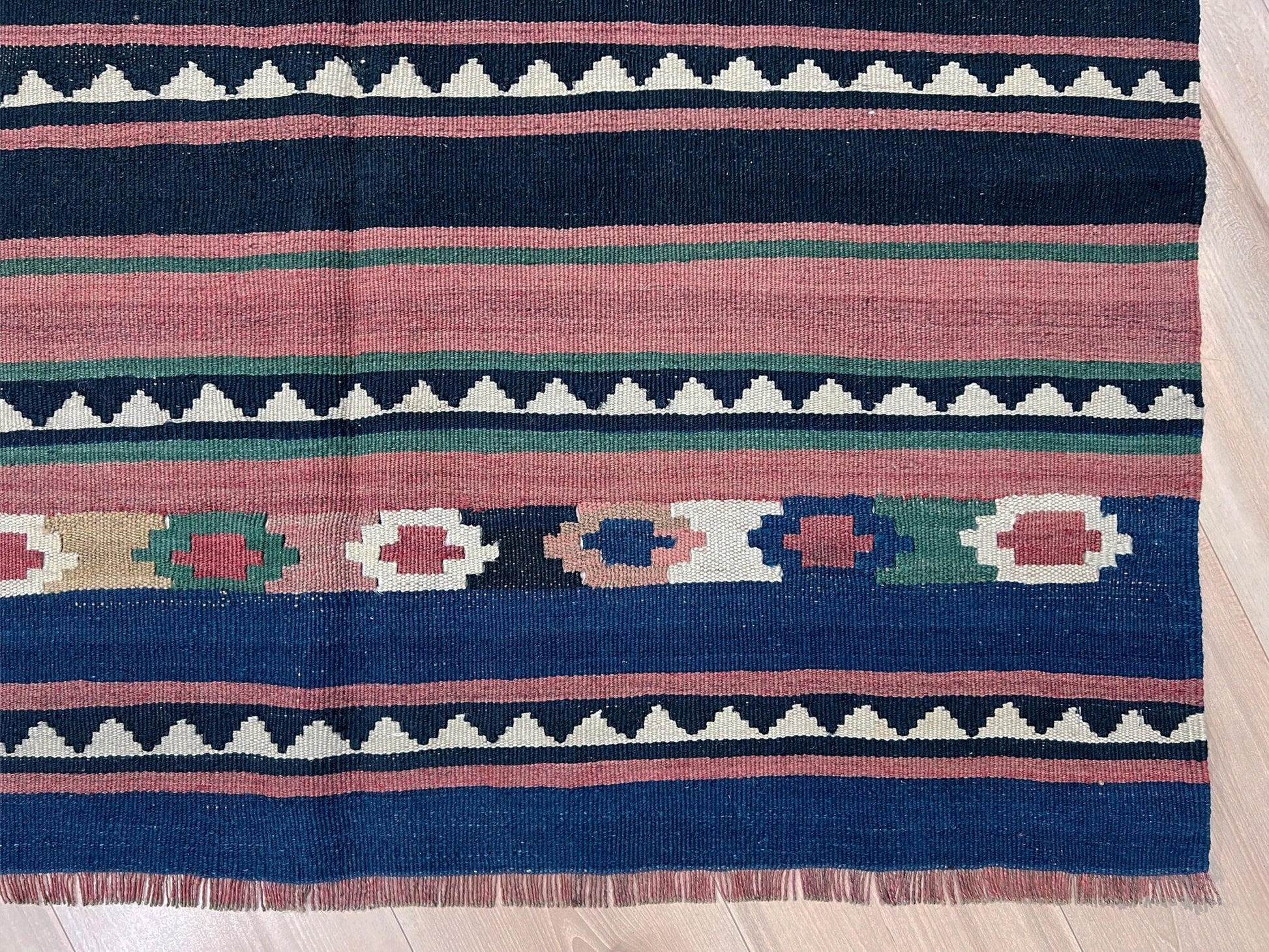 caucasian kilim navajo style flatweave rug. Kilim rug shop san francisco bay area.