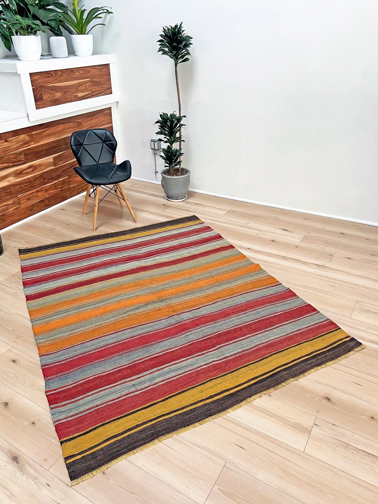 Striped flatweave rug. 5x7 turkish kilim rug shop san francisco bay area. Buy rug online free shipping.