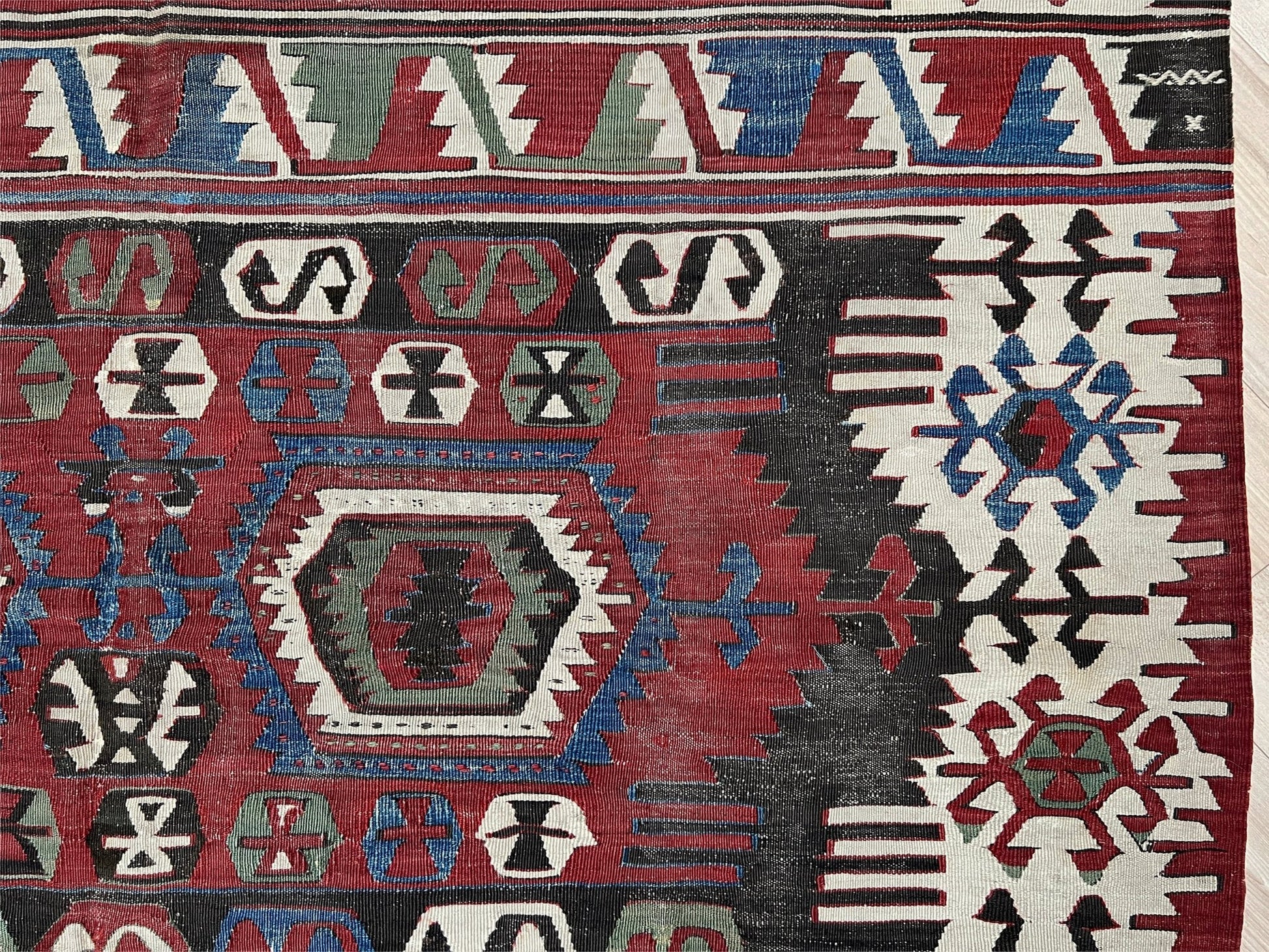 Konya antique turkish kilim rug shop san francisco bay area. Handmade wool rug shop palo alto.  Buy tribal kilim online, vibrant color.