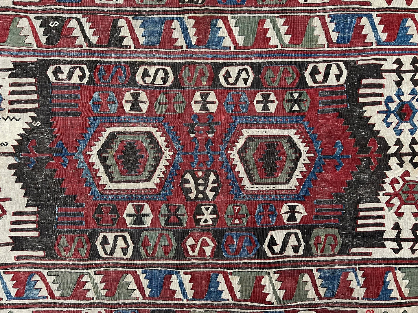 Konya antique turkish kilim rug shop san francisco bay area. Handmade wool rug shop palo alto.  Buy tribal kilim online, vibrant color.