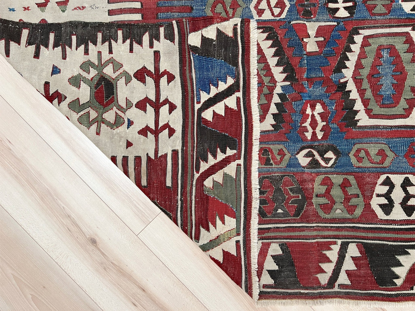 Konya antique turkish kilim rug shop san francisco bay area. Handmade wool rug shop palo alto.  Buy tribal kilim online, vibrant color.