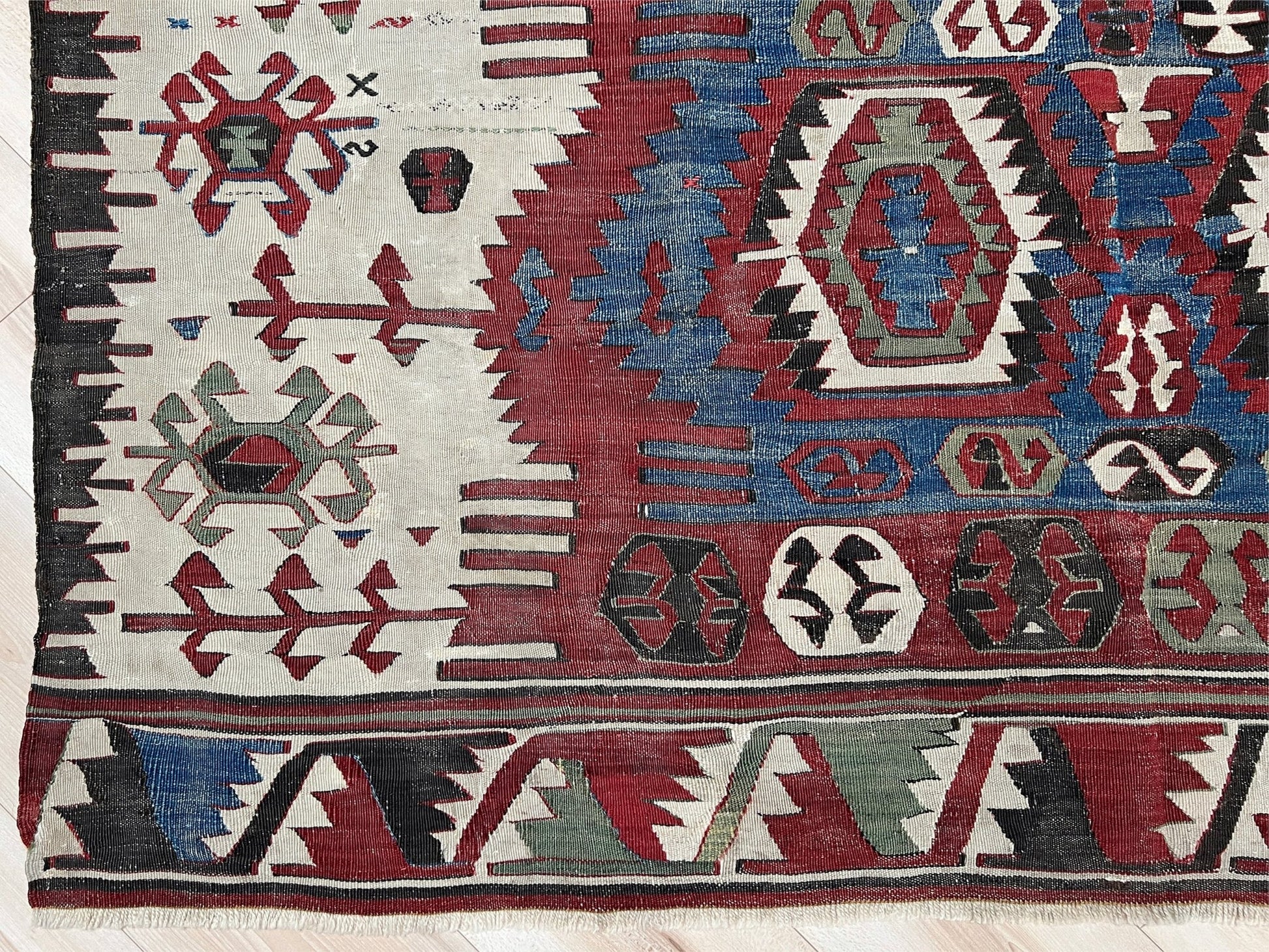 Konya antique turkish kilim rug shop san francisco bay area. Handmade wool rug shop palo alto.  Buy tribal kilim online, vibrant color.