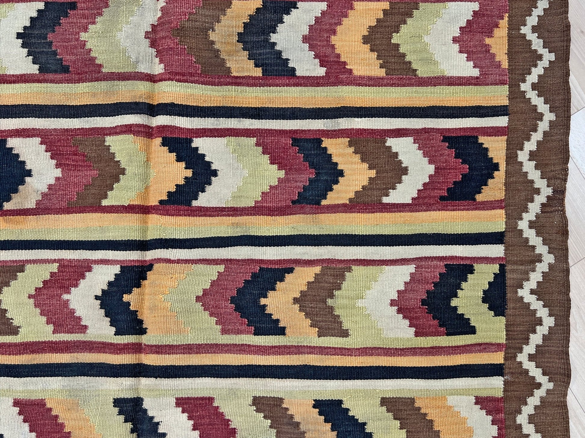 Navajo style handmade vintage rug shop. Persian wool kilim rug. Buy carpet online San francisco bay area.