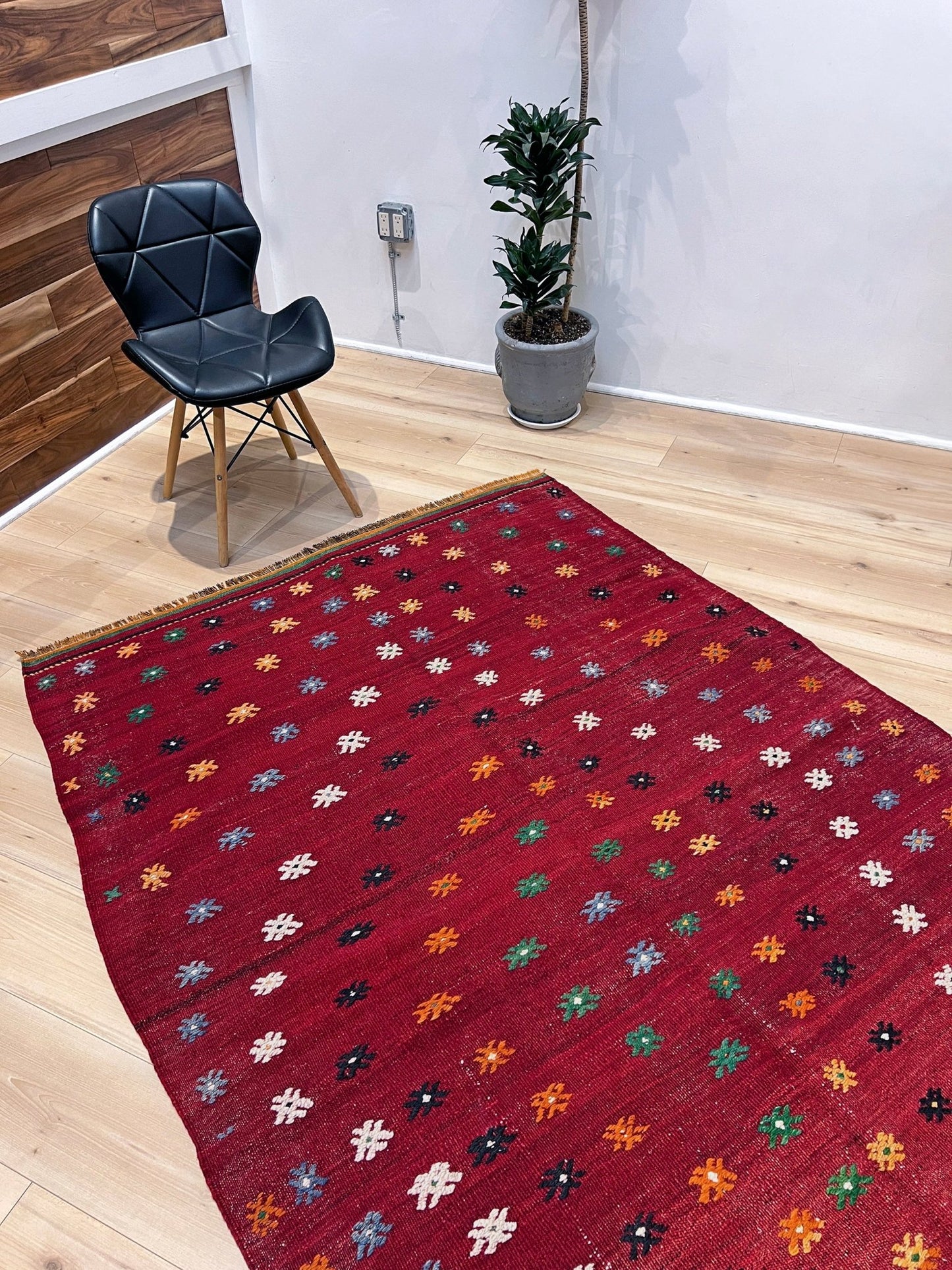 flower vintage turkish kilim rug shop san francisco bay area. Buy handmade wool rug online.