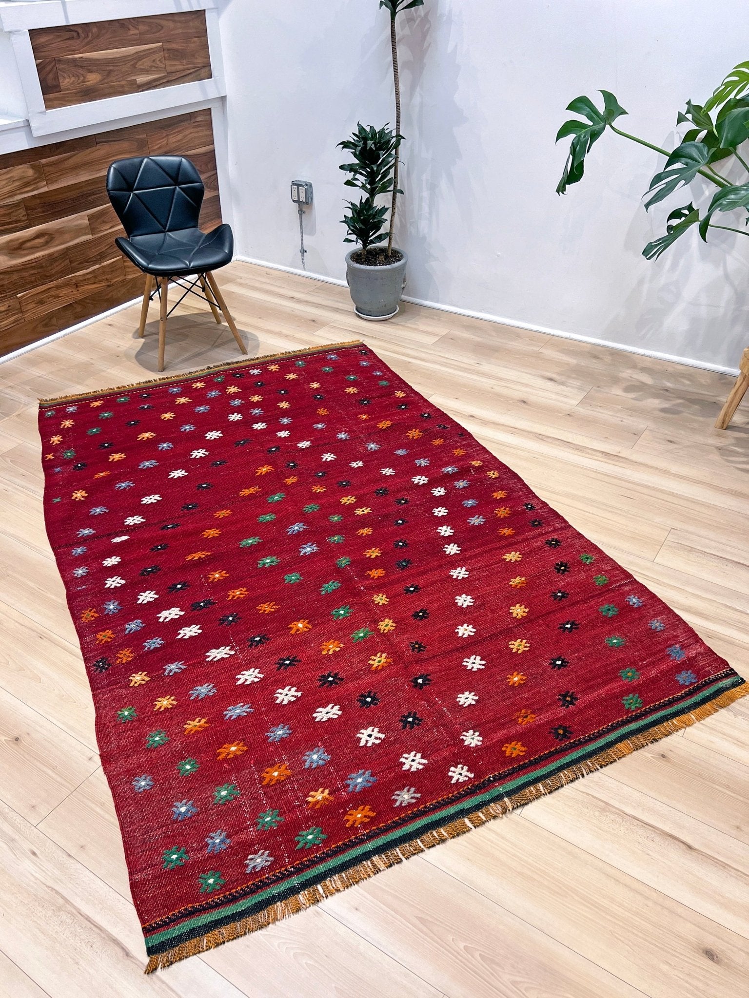 flower vintage turkish kilim rug shop san francisco bay area. Buy handmade wool rug online.