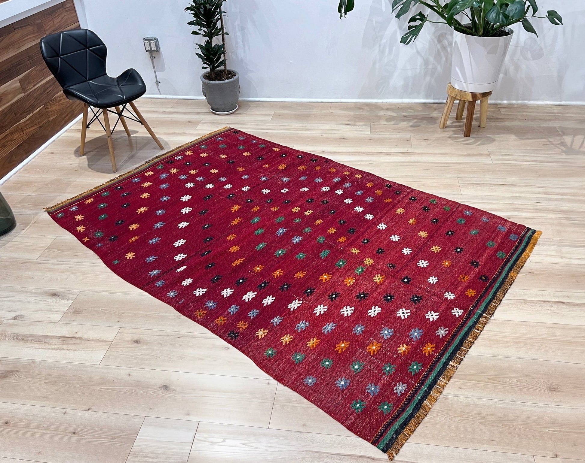 flower vintage turkish kilim rug shop san francisco bay area. Buy handmade wool rug online.