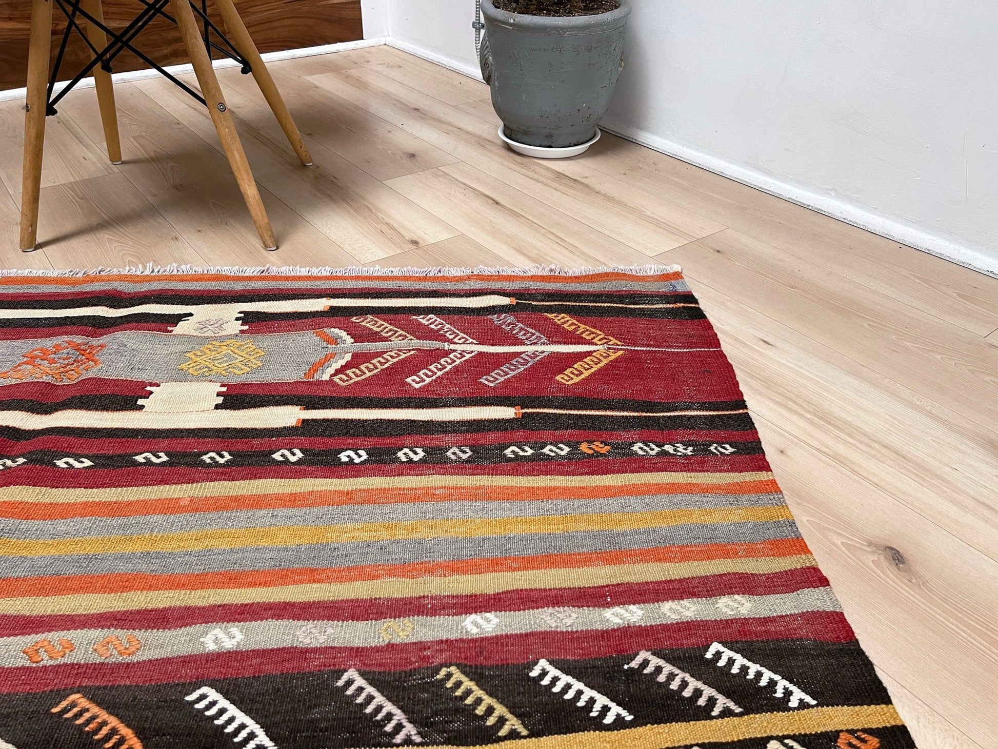 Sivas lambali turkish kilim rug shop San francisco bay area. Handmade vintage wool flatweave rug. Vibrant turkish striped rug.