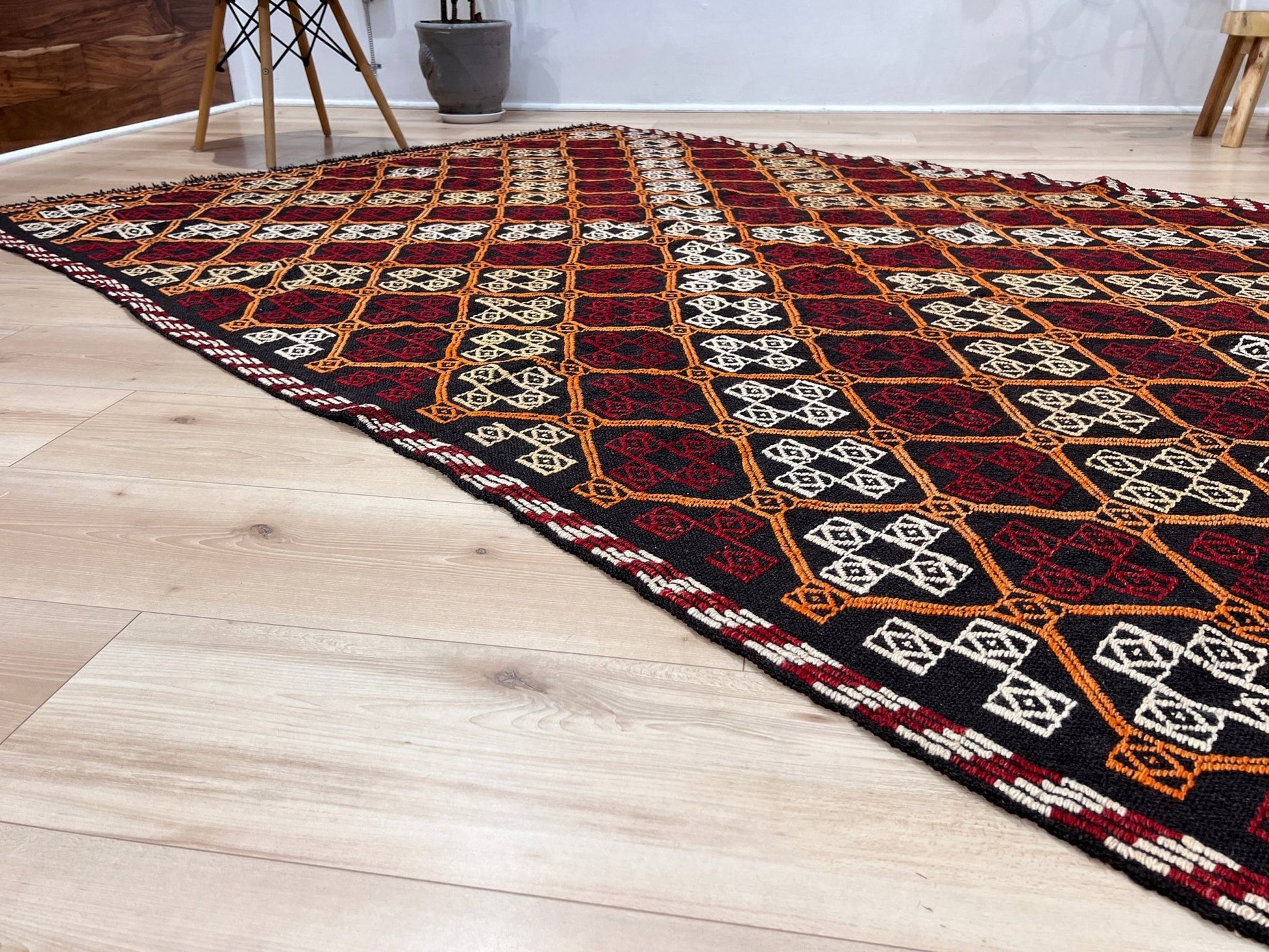 konta cicim turkish kilim rug shop san francisco bay area.  Handmade large wool flatweave rug. Buy rug online. 