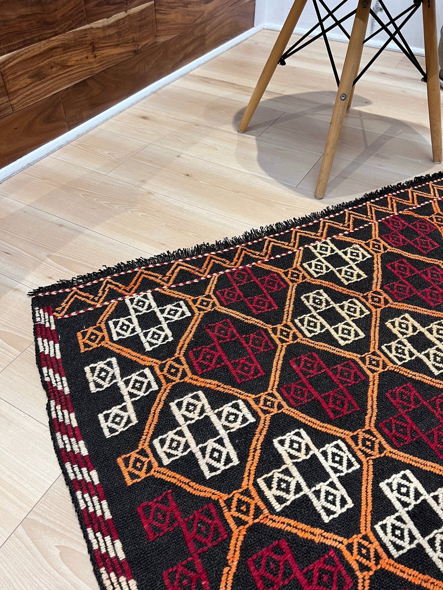 konta cicim turkish kilim rug shop san francisco bay area.  Handmade large wool flatweave rug. Buy rug online. 