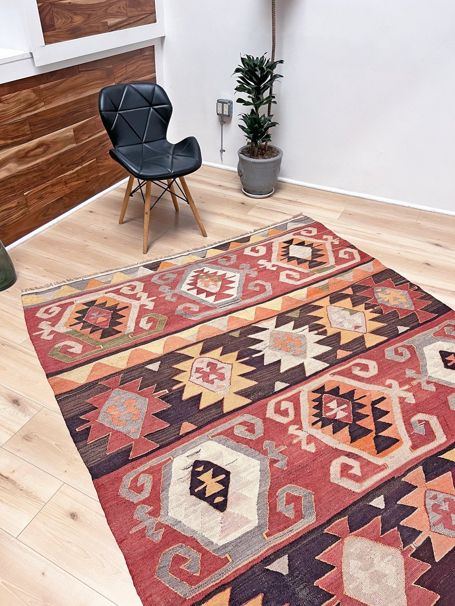 Kayseri Turkish kilim rug shop san francisco bay area. Handmade wool flatweave rug. Buy tribal navajo  style rug online.