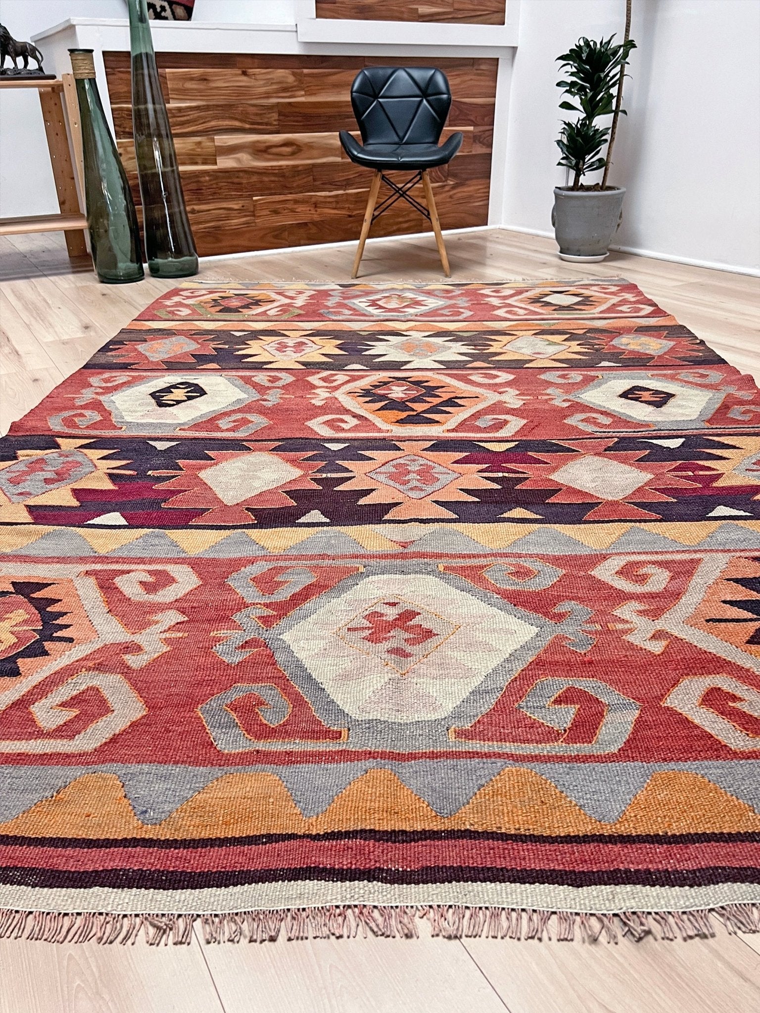 Kayseri Turkish kilim rug shop san francisco bay area. Handmade wool flatweave rug. Buy tribal navajo  style rug online.