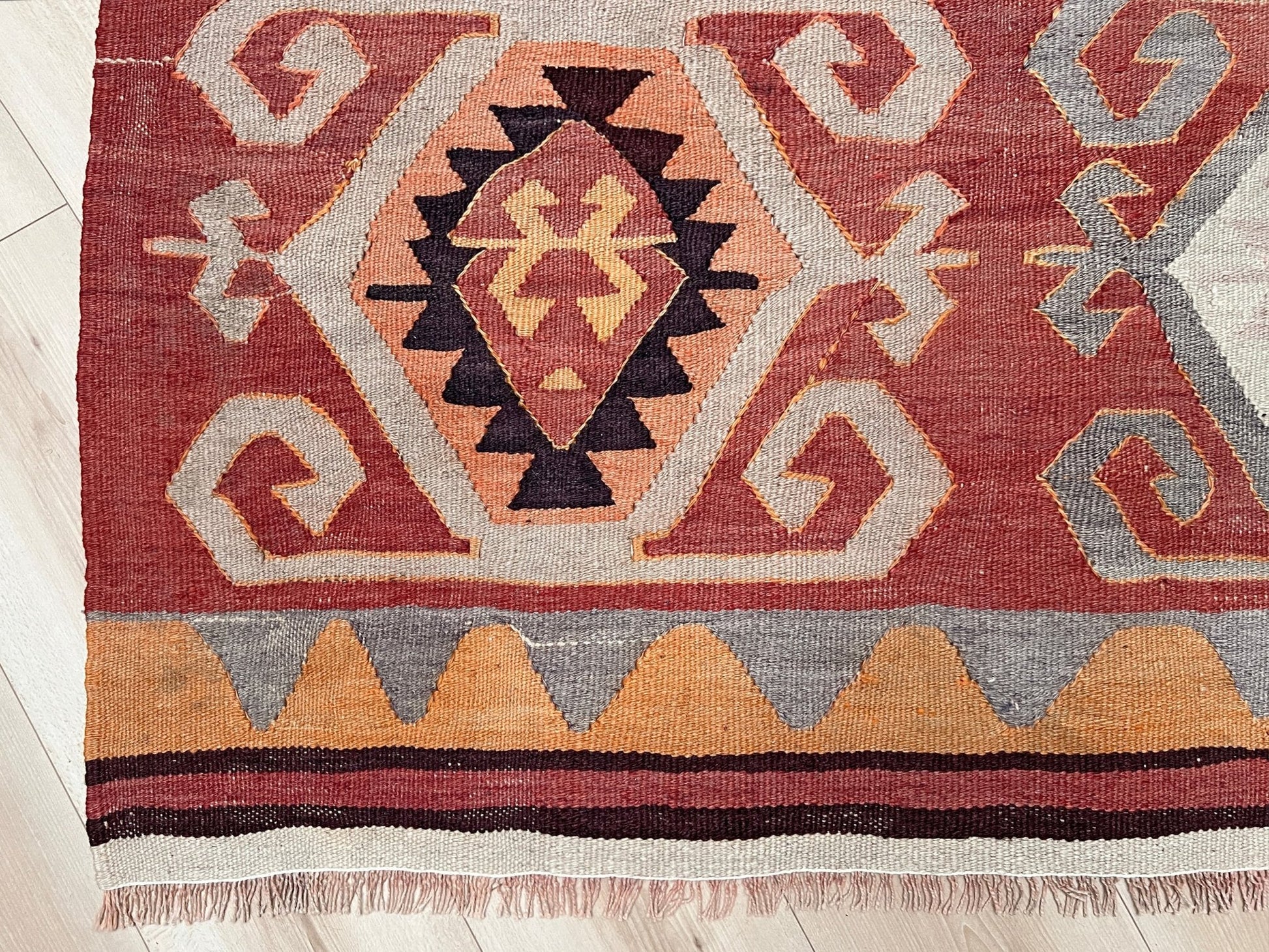 Kayseri Turkish kilim rug shop san francisco bay area. Handmade wool flatweave rug. Buy tribal navajo  style rug online.