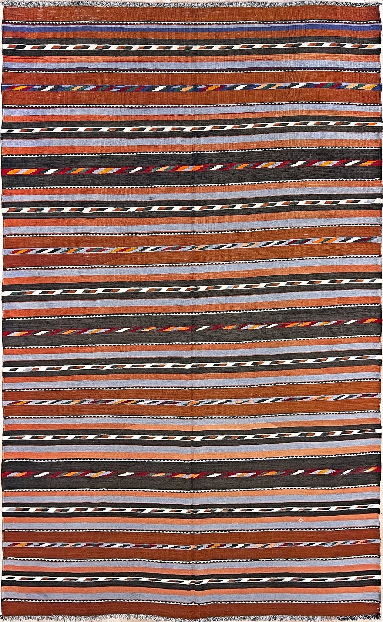 Caucasian minimalist kilim rug shop san francisco bay area. Buy online Handmade wool rug for dining, nursery, bedroom, living room.