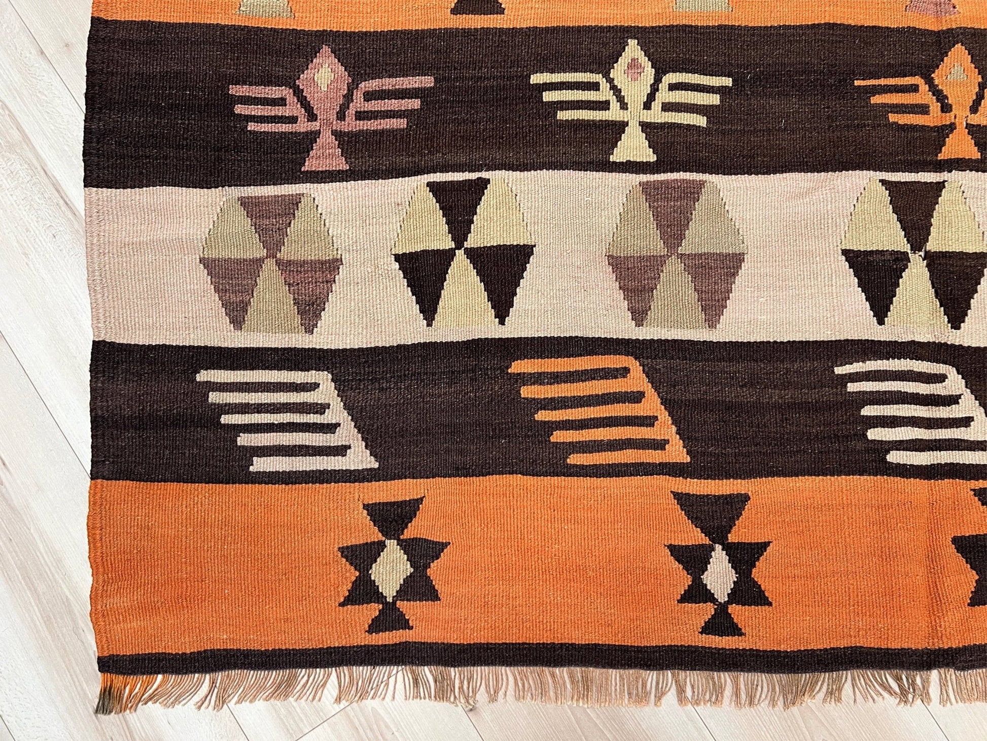 Navajo style flatweave Turkish Kilim rug shop san francisco bay area. 6x8 Handmade wool rug. Buy handmade rug online.