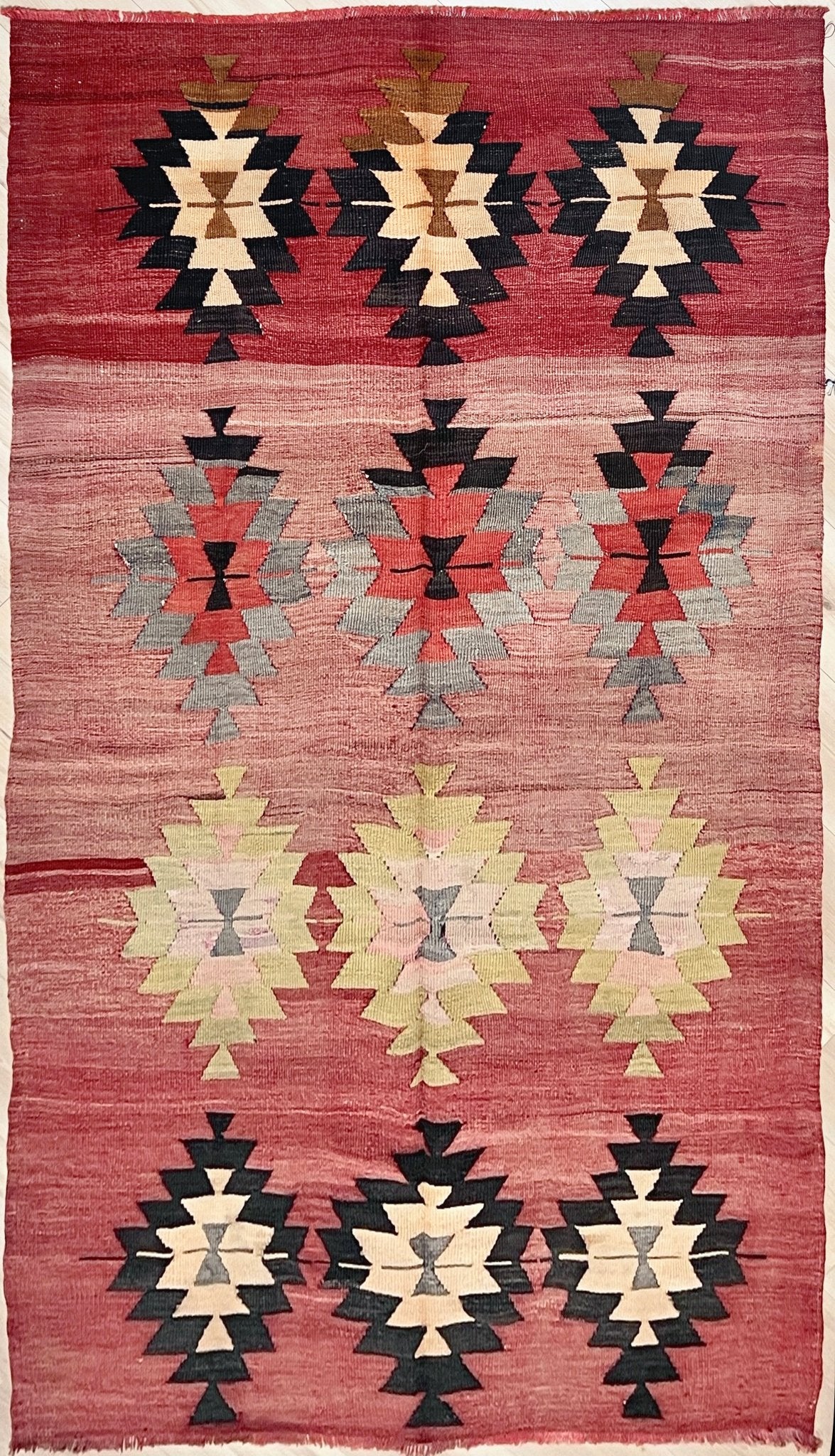 pergamum Vintage turkish kilim rug shop San francisco bay area. Navajo style rug. Buy turkish rug online