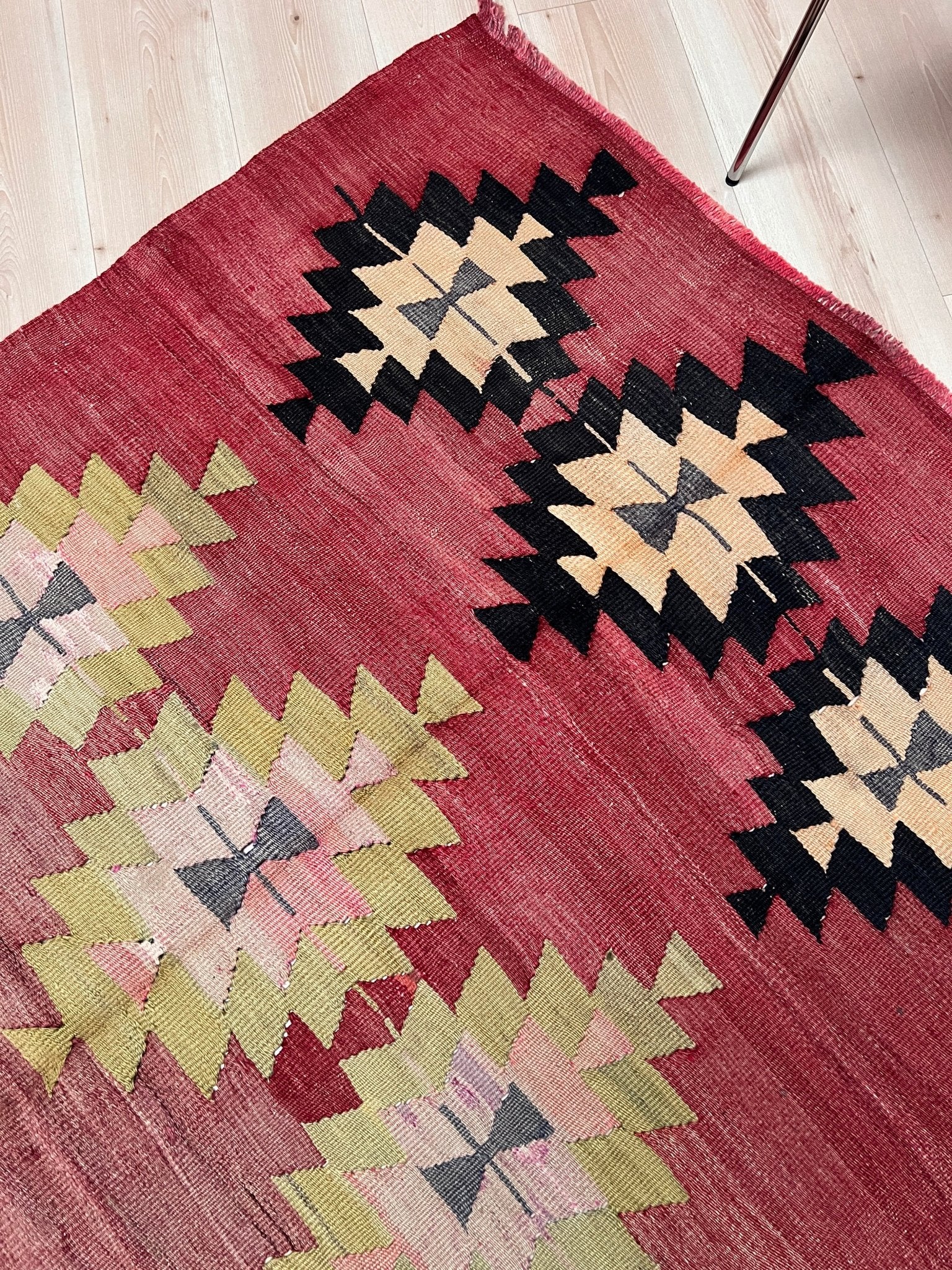 pergamum Vintage turkish kilim rug shop San francisco bay area. Navajo style rug. Buy turkish rug online