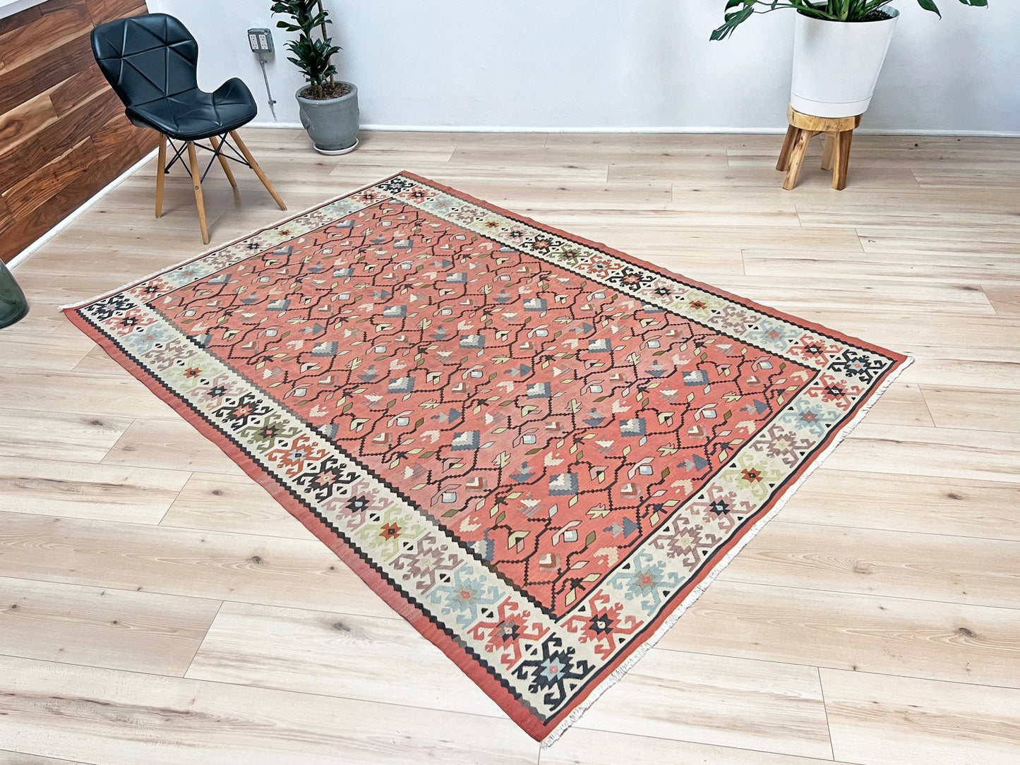 Pirot Kilim • Handmade Semi-antique Flatweave  Rug (5'3"x7'8")