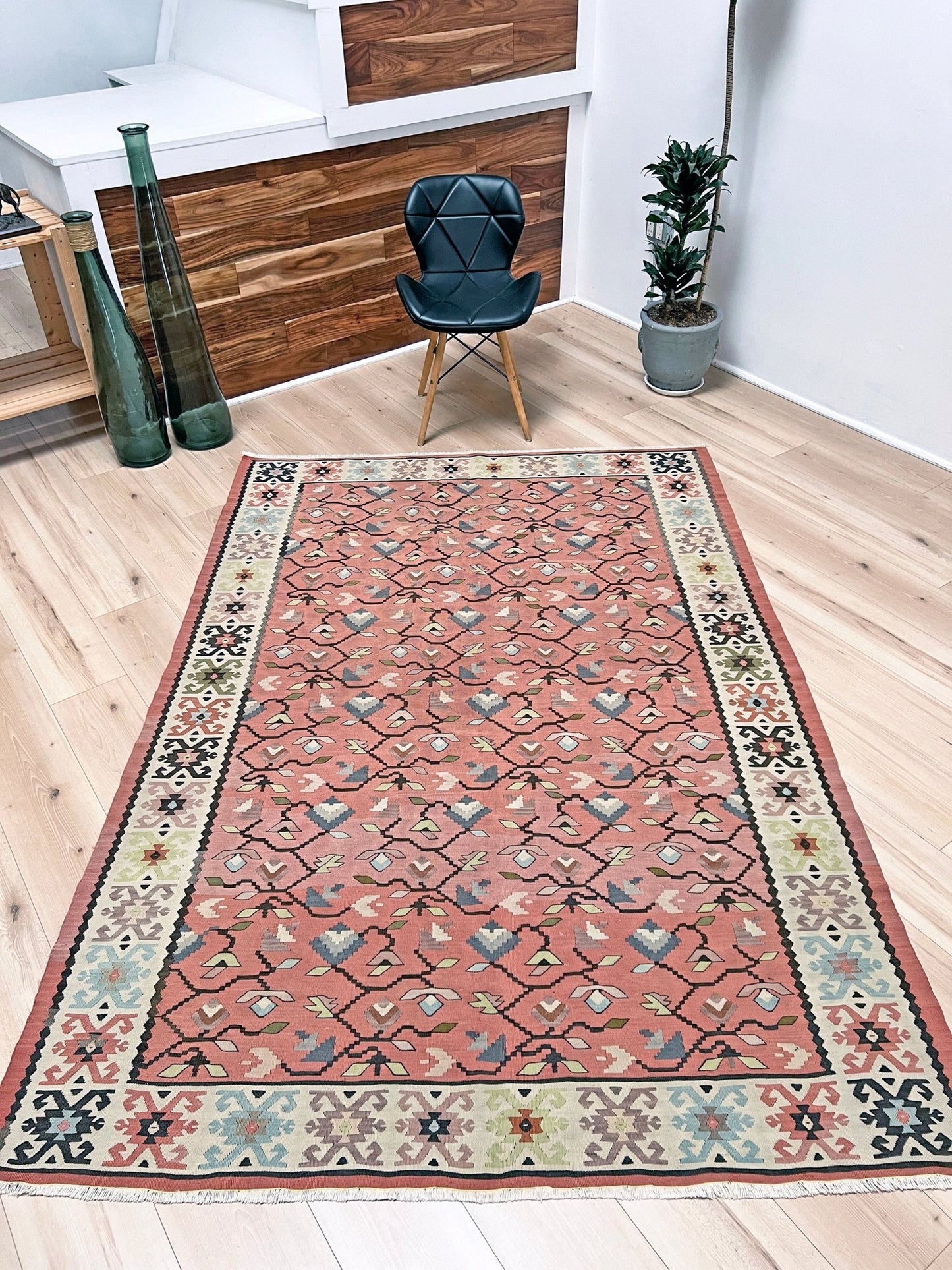 Pirot Kilim • Handmade Semi-antique Flatweave  Rug (5'3"x7'8")