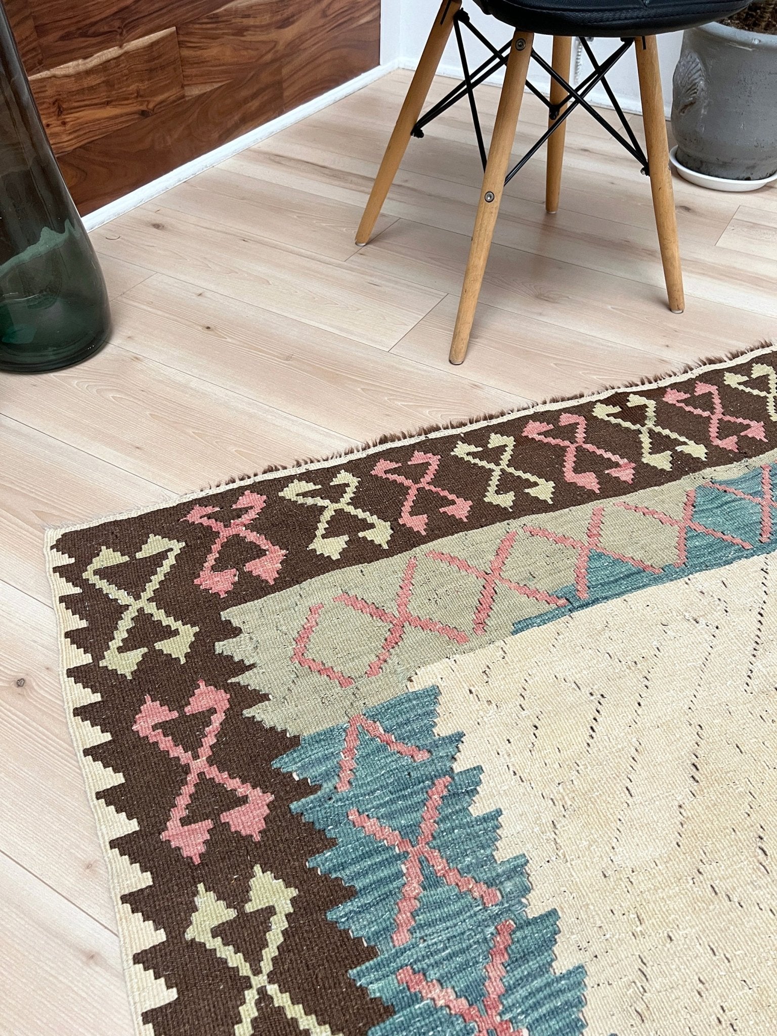 Vintage turkish flatweave kilim rug shop san francisco bay area. 4x6  Handmade wool rug. Buy rug online.