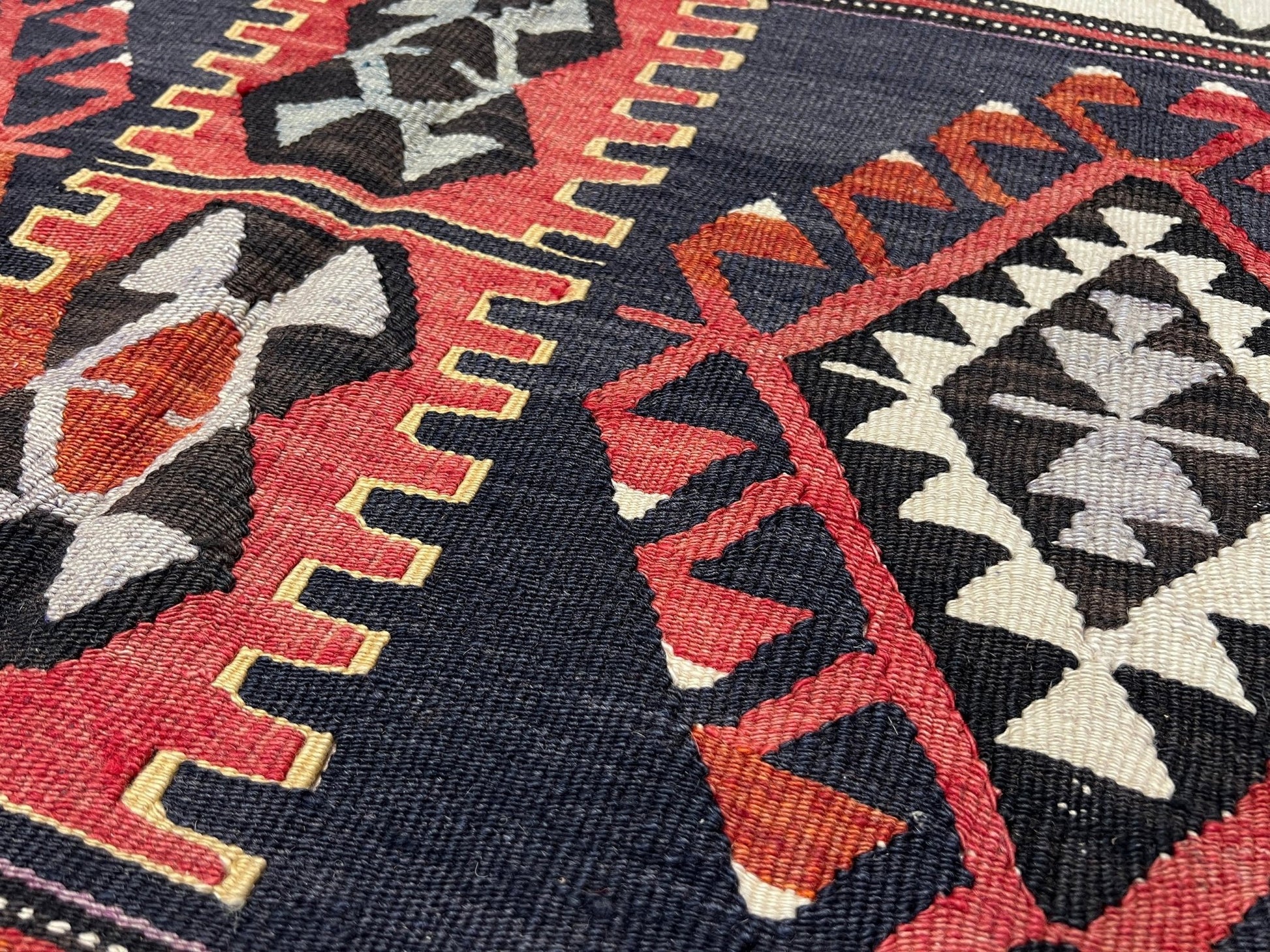 karakecili vintage turkish kilim rug shop san francisco bay area. Buy handmade flatweave rug. Bohemian style home decor.