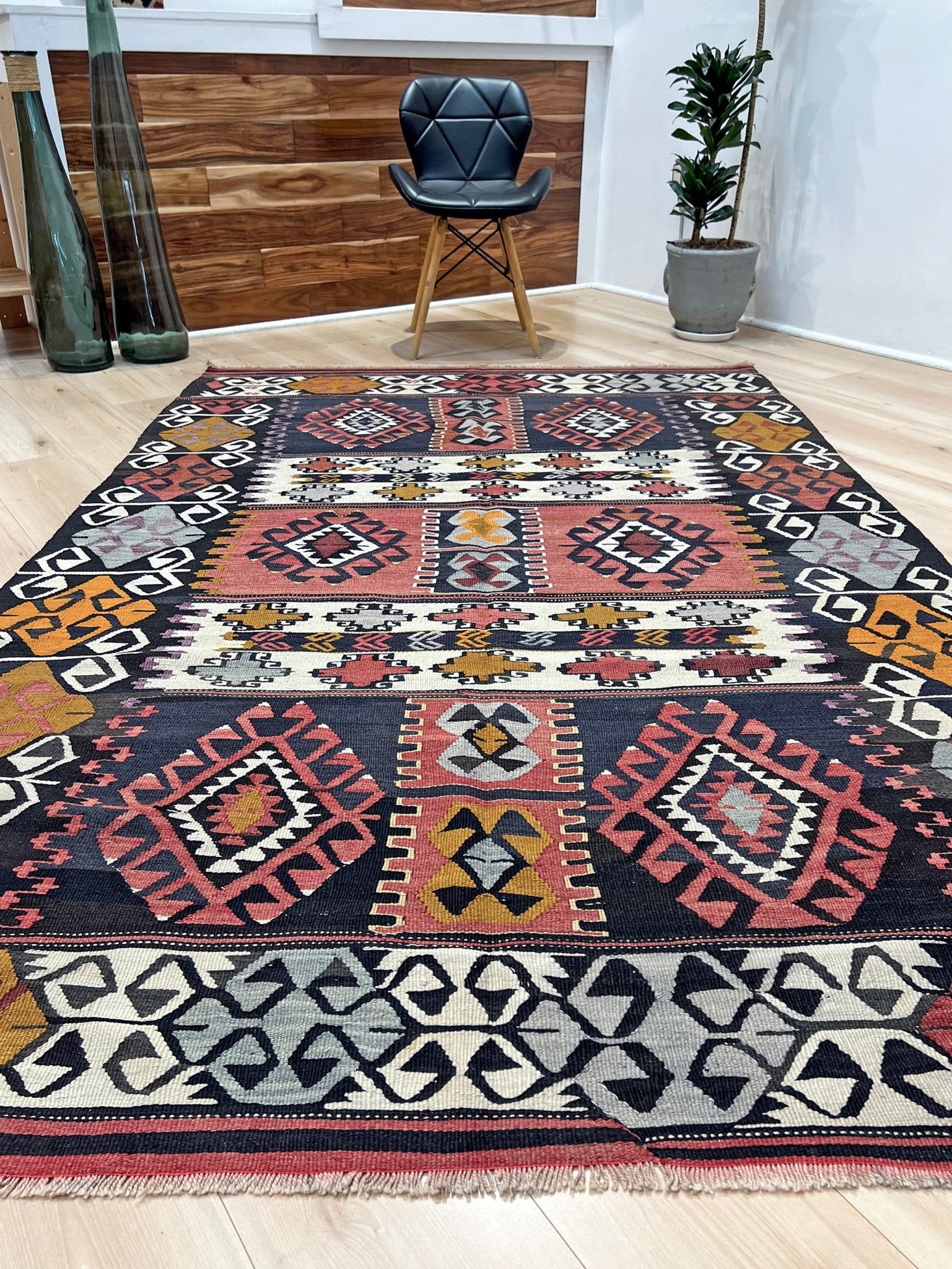 karakecili vintage turkish kilim rug shop san francisco bay area. Buy handmade flatweave rug. Bohemian style home decor.