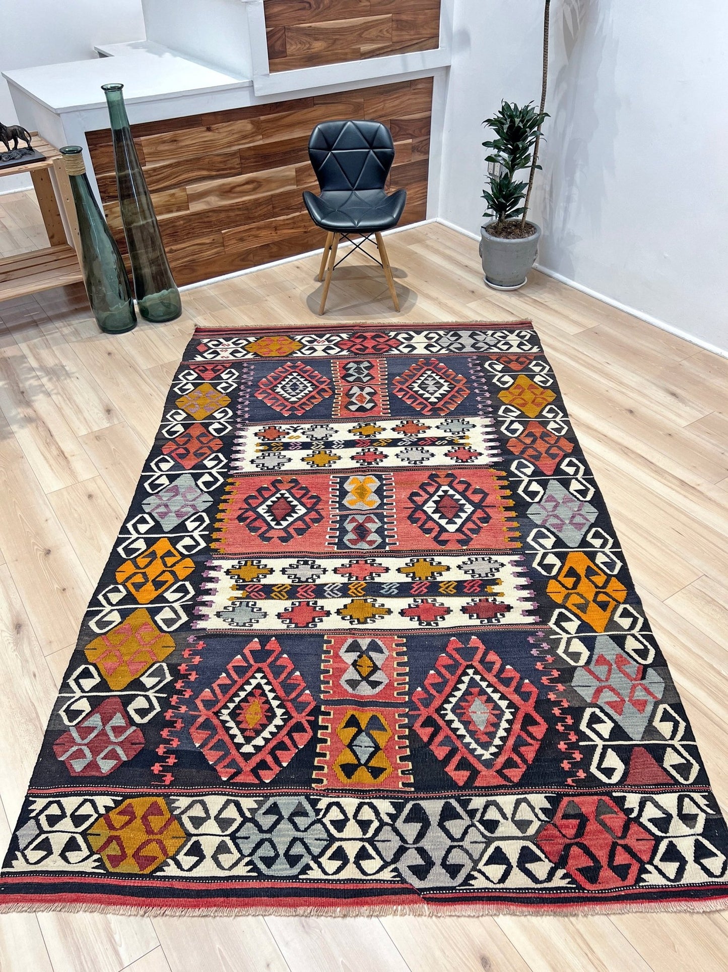 karakecili vintage turkish kilim rug shop san francisco bay area. Buy handmade flatweave rug. Bohemian style home decor.