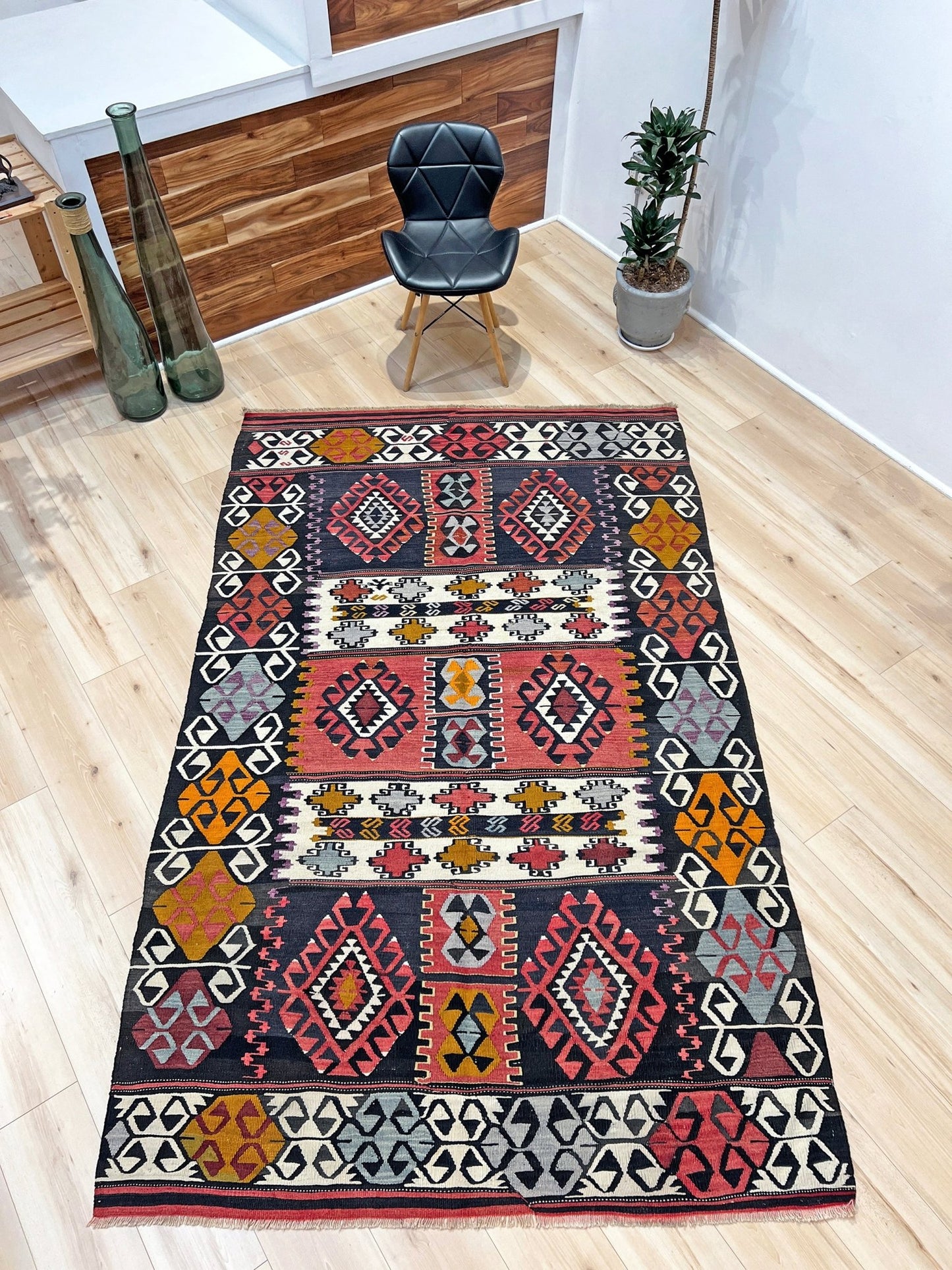 karakecili vintage turkish kilim rug shop san francisco bay area. Buy handmade flatweave rug. Bohemian style home decor.