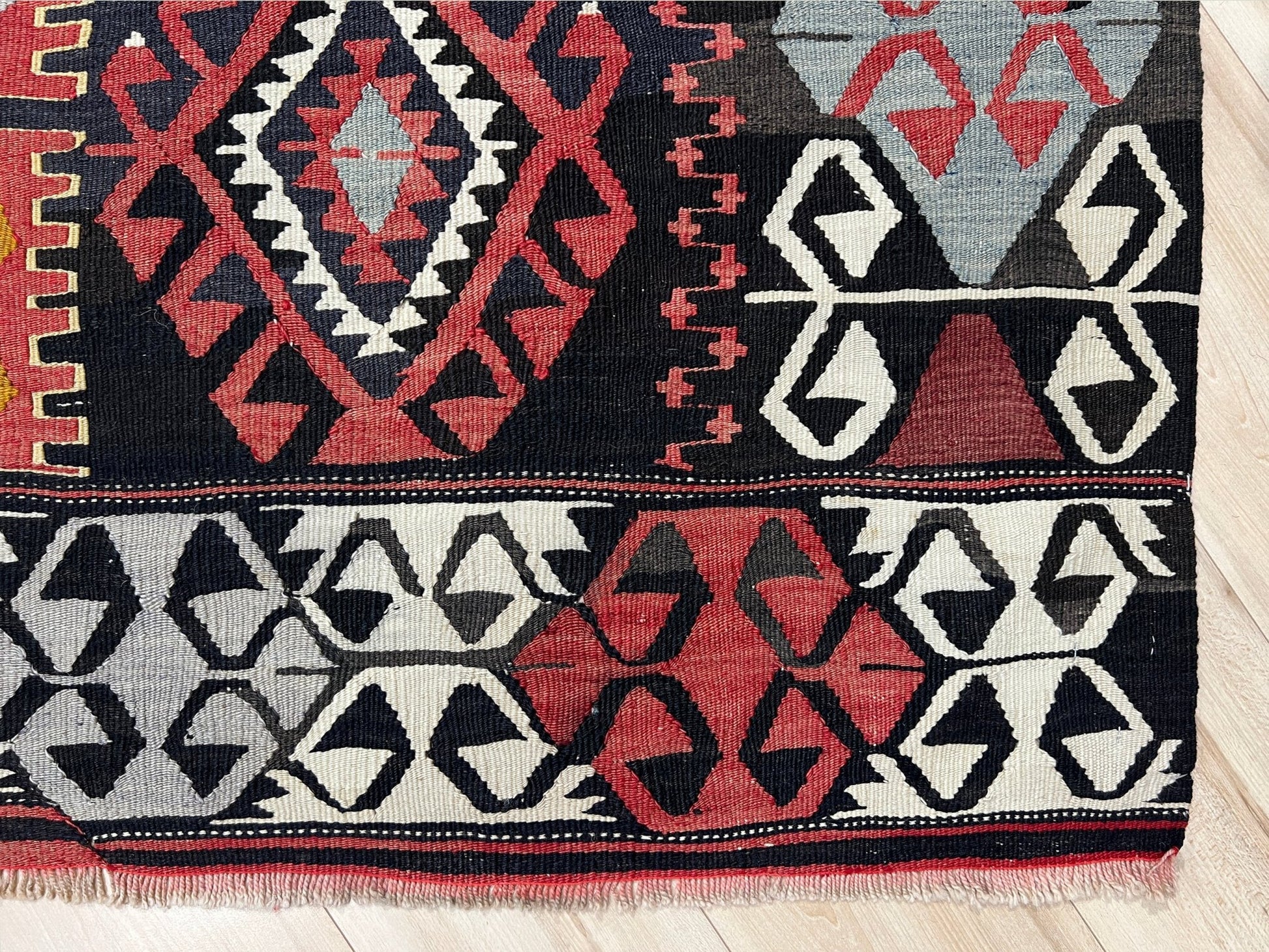 karakecili vintage turkish kilim rug shop san francisco bay area. Buy handmade flatweave rug. Bohemian style home decor.