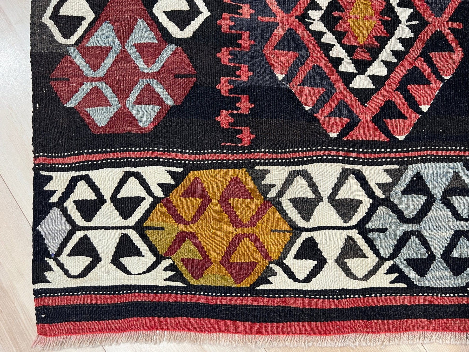 karakecili vintage turkish kilim rug shop san francisco bay area. Buy handmade flatweave rug. Bohemian style home decor.