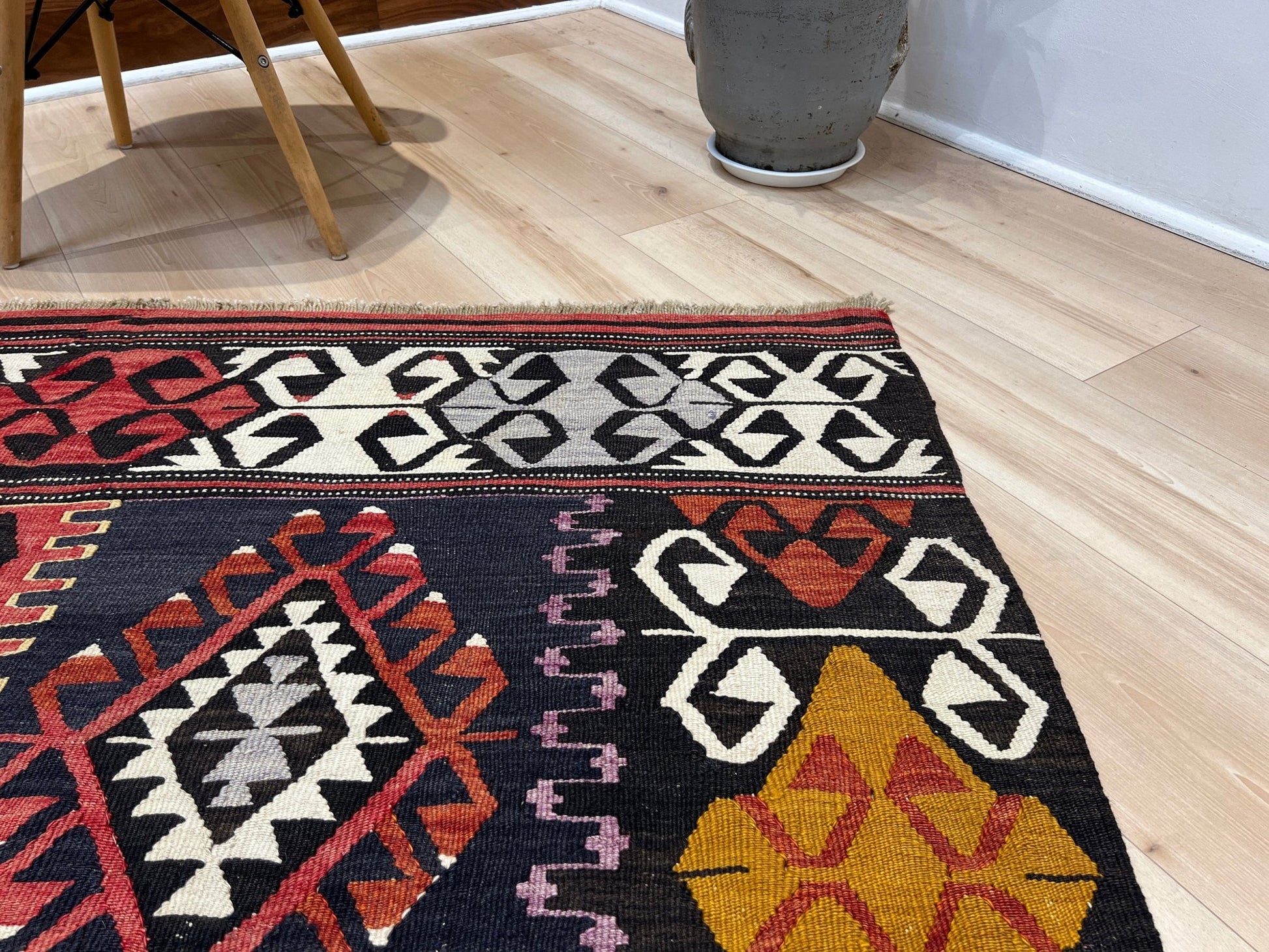 karakecili vintage turkish kilim rug shop san francisco bay area. Buy handmade flatweave rug. Bohemian style home decor.