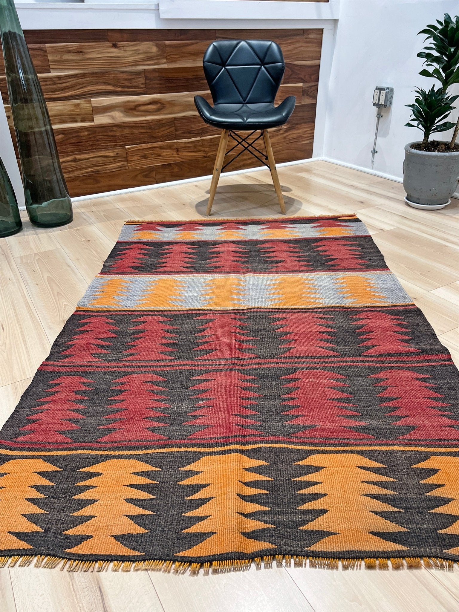 Denizli vibrant turkish kilim rug shop san francisco bay area. Buy handmade wool rug for nursery.