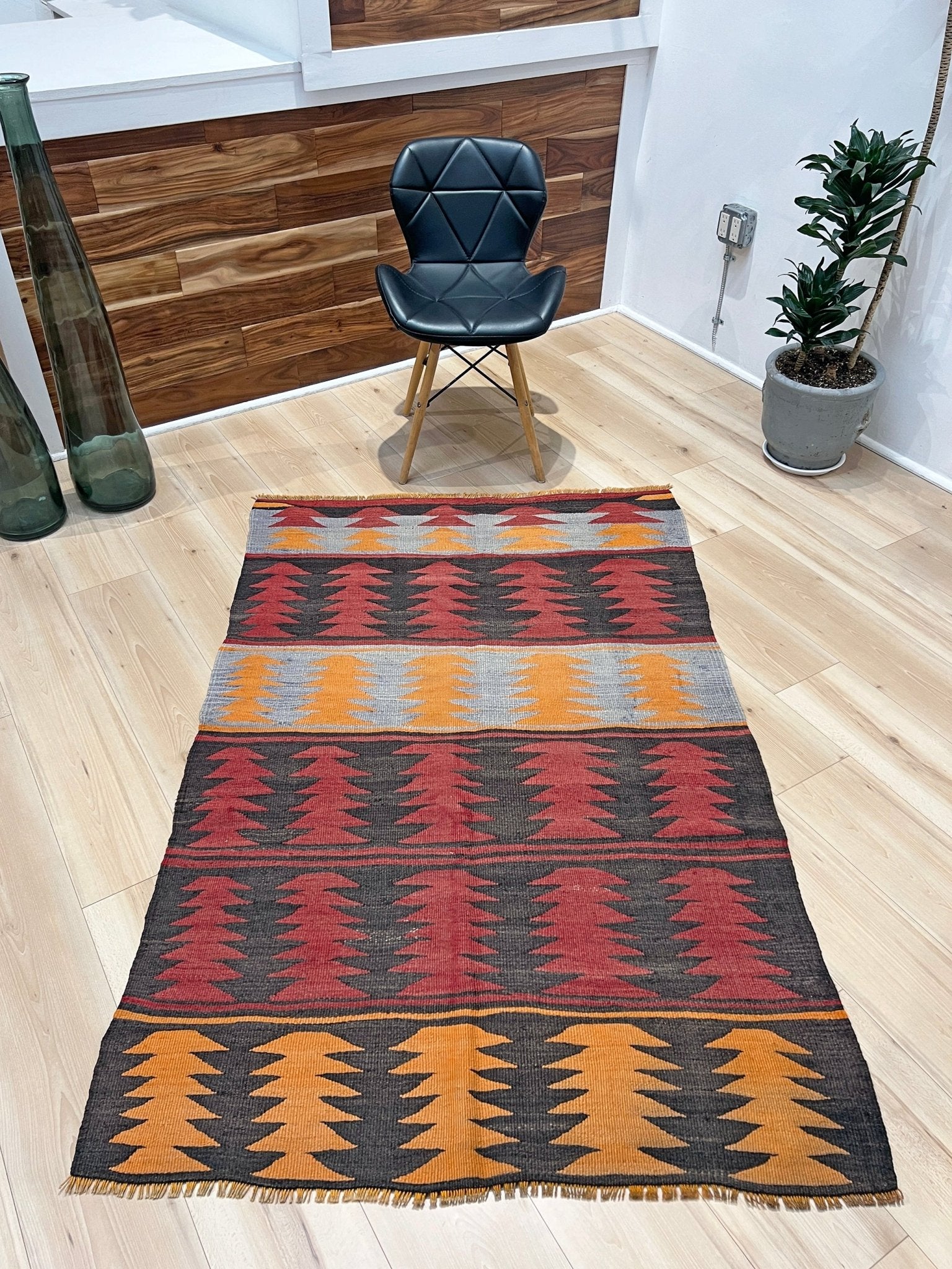 Denizli vibrant turkish kilim rug shop san francisco bay area. Buy handmade wool rug for nursery.