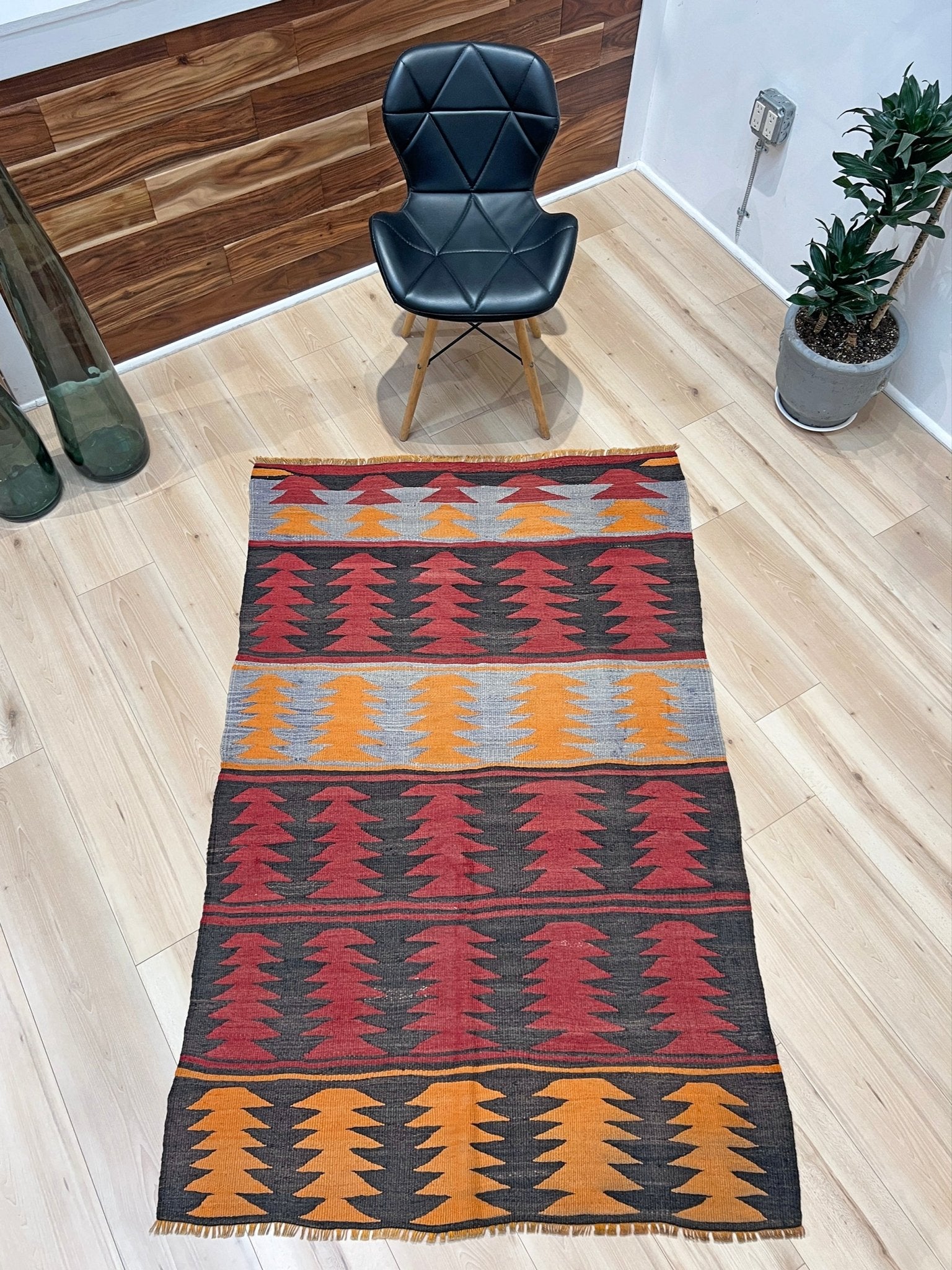Denizli vibrant turkish kilim rug shop san francisco bay area. Buy handmade wool rug for nursery.